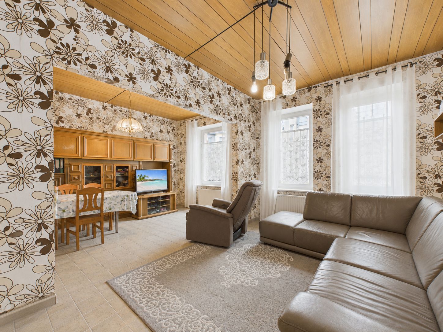 Wohn-/Esszimmer 1 OG