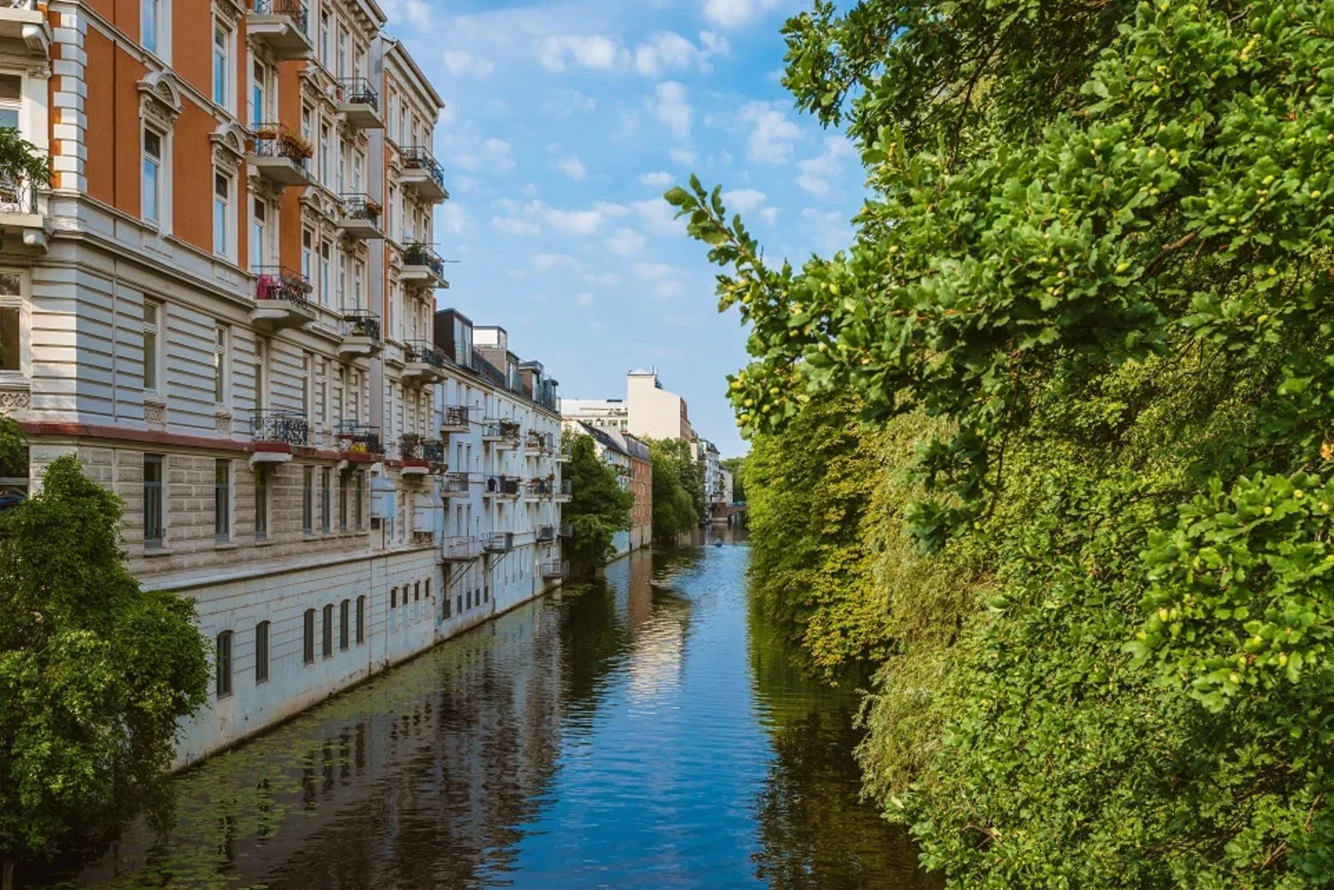 Hamburg Eppendorf Isebekkanal, source: unsplash 