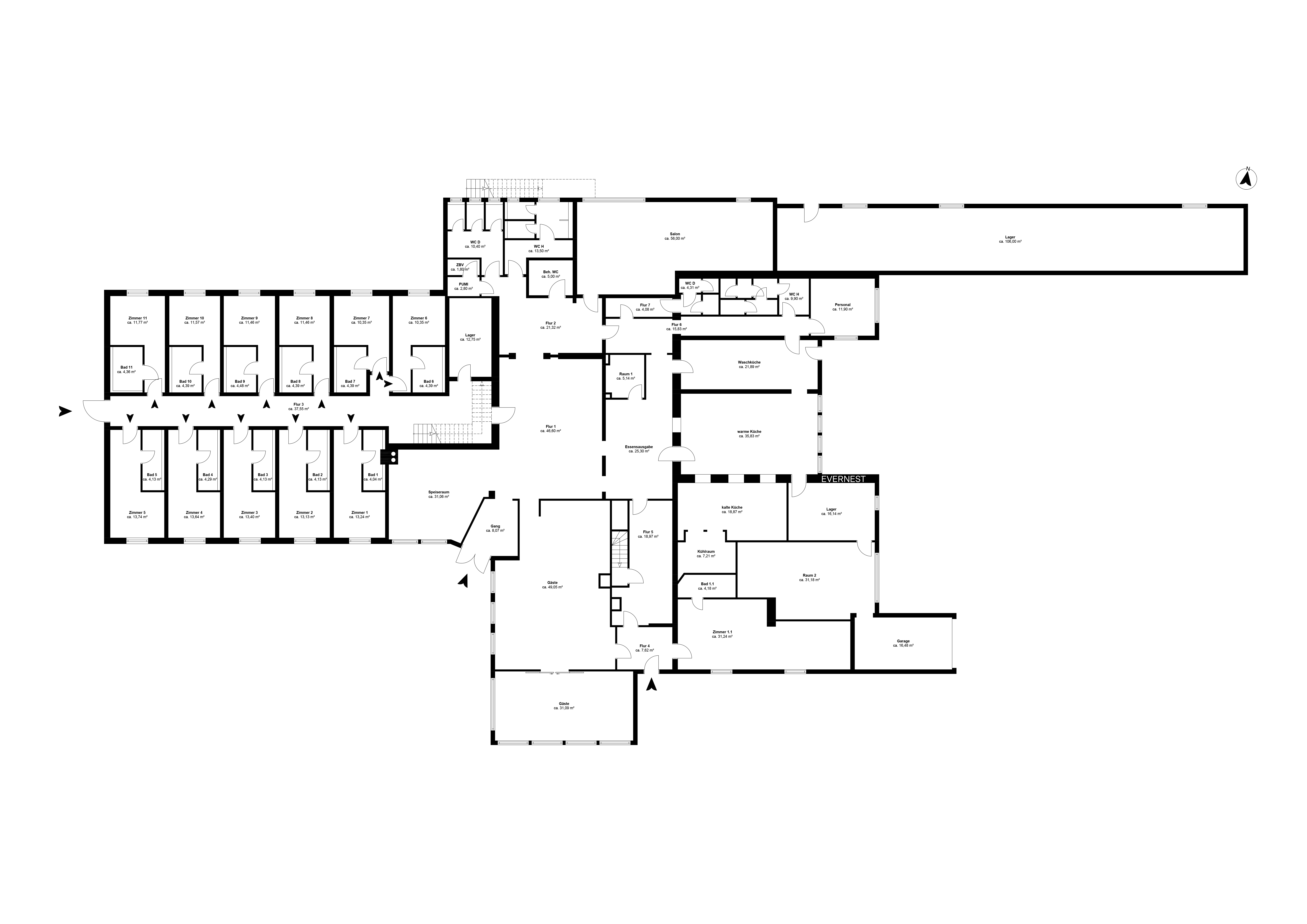 Grundriss eines Wohnhauses mit vielen Zimmern, Fluren und mehreren Eingängen.