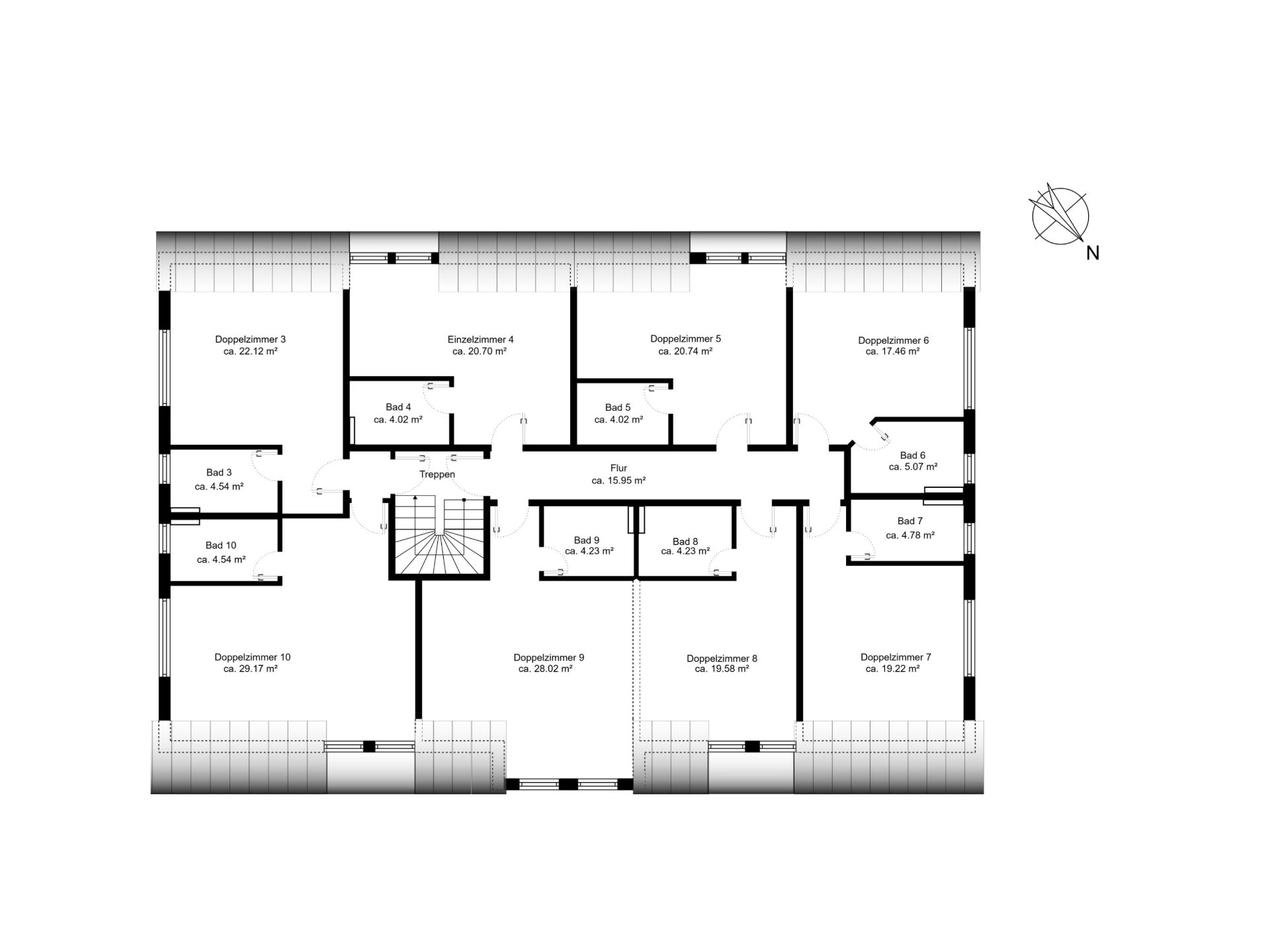 Grundriss mit mehreren Schlafzimmern, Badezimmern und Flur um eine zentrale Treppe.