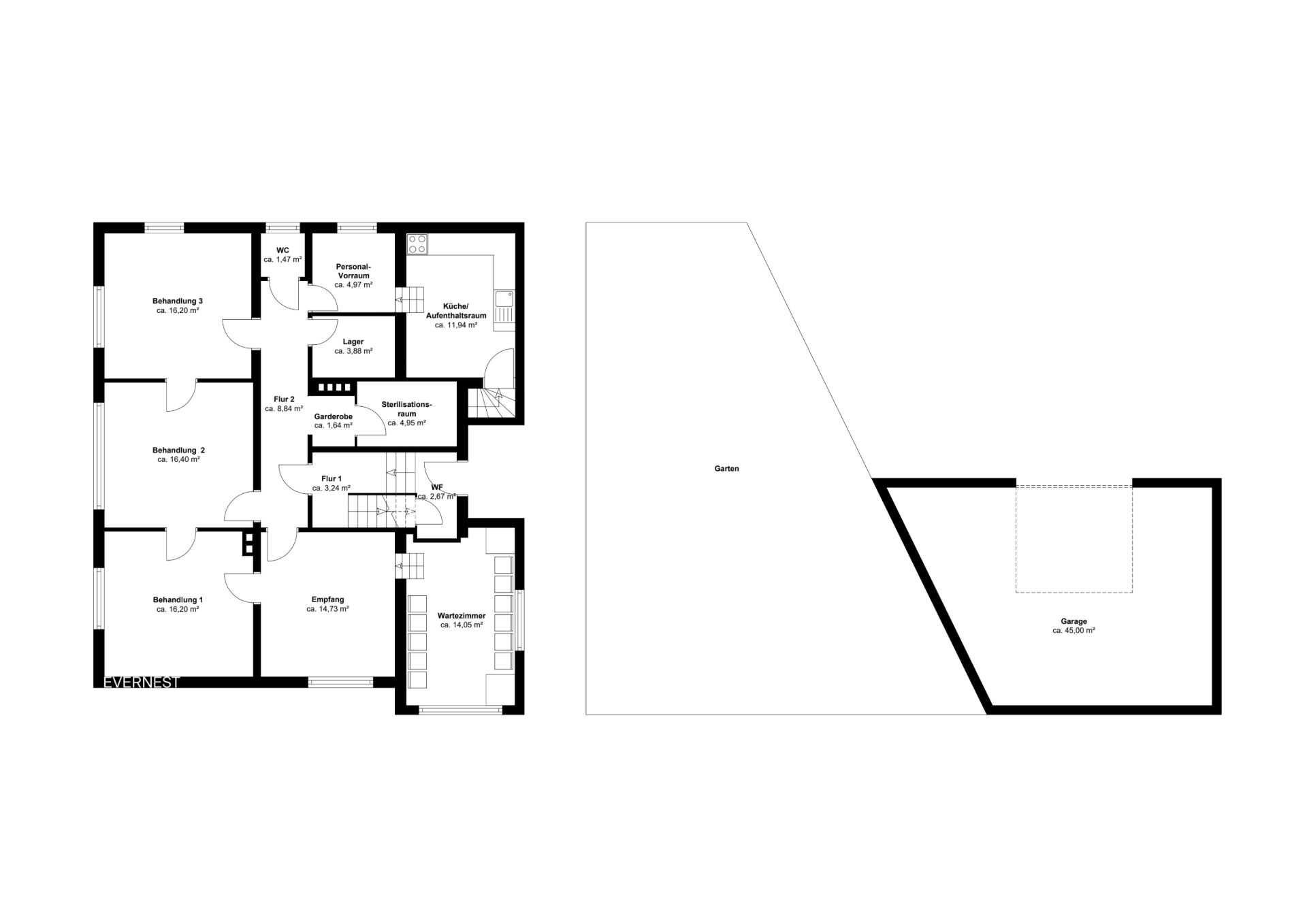 Grundriss eines Wohnhauses mit mehreren Zimmern, Küche, Garten und Garage.