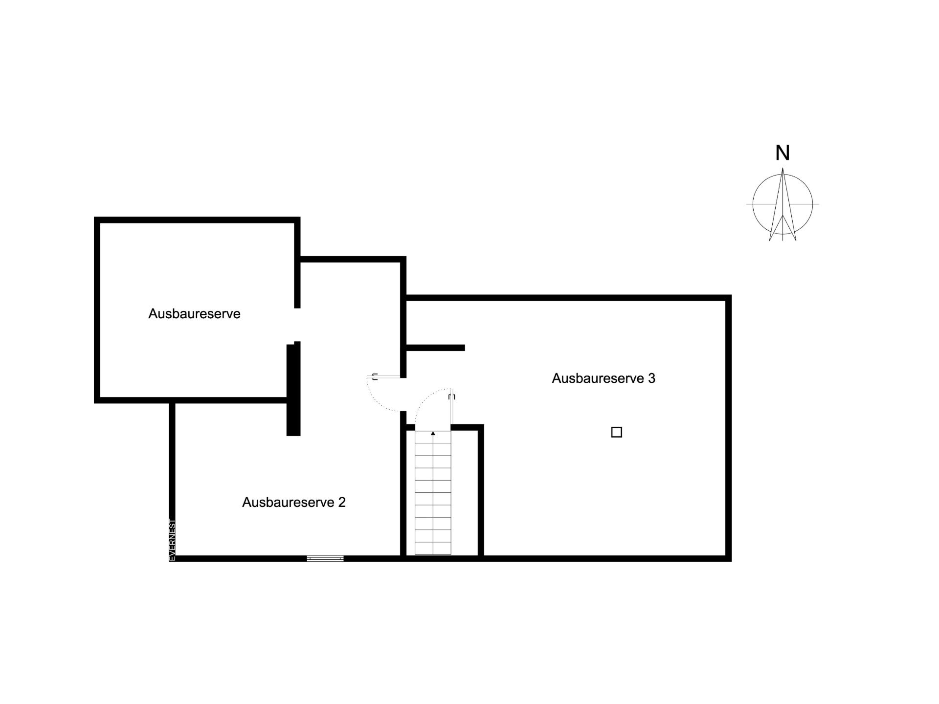 Grundriss mit drei gekennzeichneten Ausbaubereichen und einer Treppe in der Mitte.