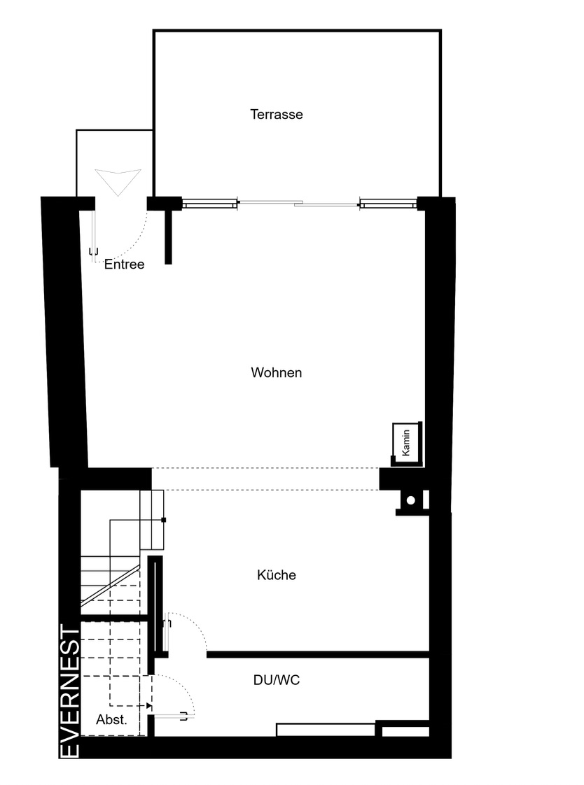 Grundriss mit Terrasse, Wohnraum, Küche, Bad, Abstellraum und Kamin.