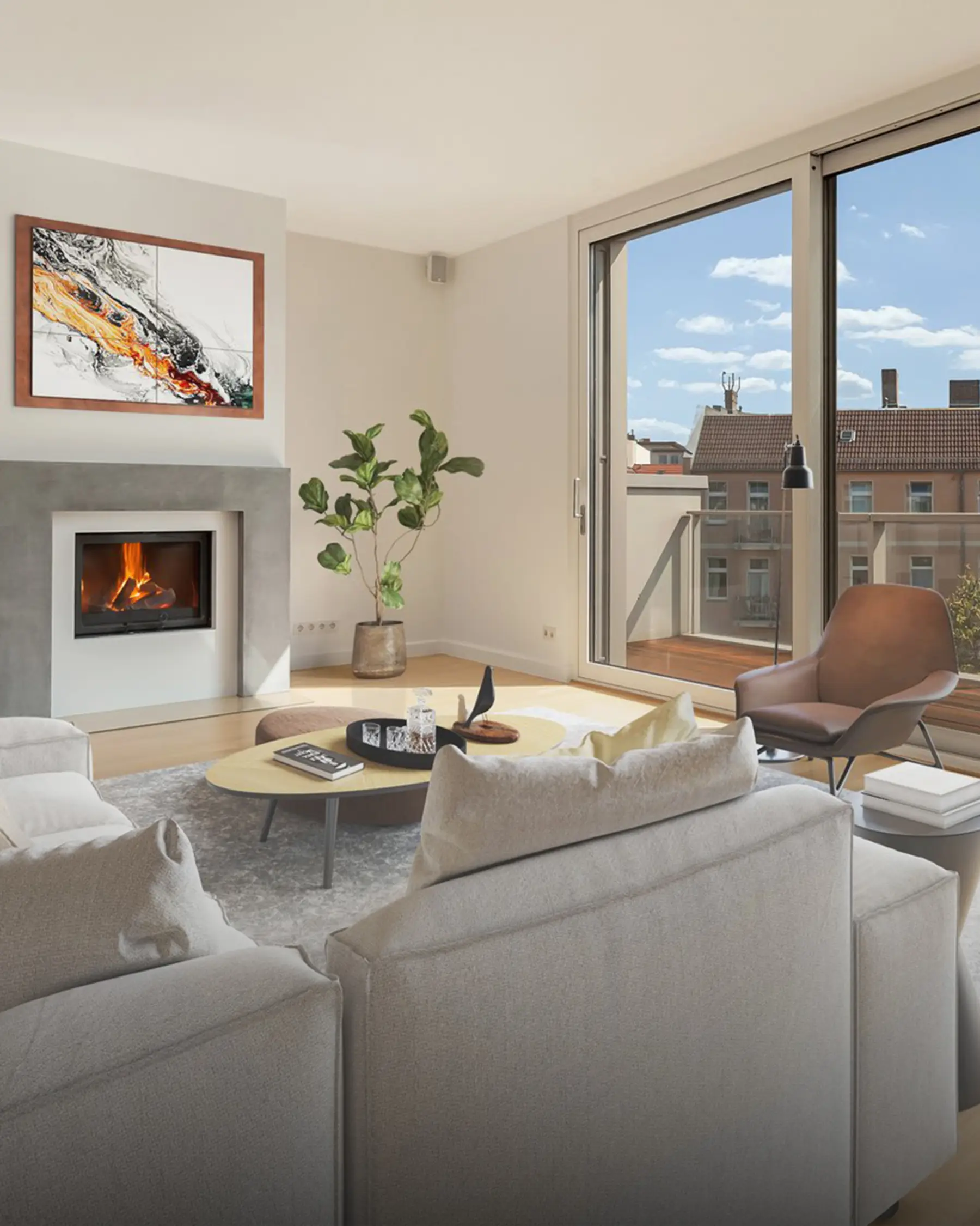 Modernes Wohnzimmer mit Kamin, großem Fenster, beigem Sofa und Couchtisch.