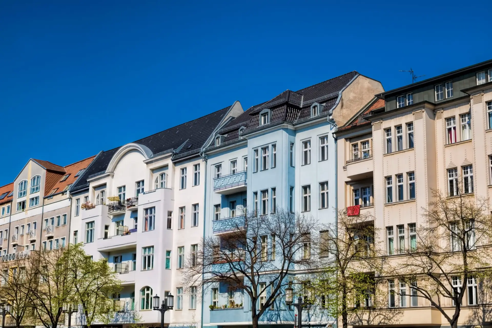 Berlin WiImersdorf Charlottenburg Fassade Wohnen, Quelle: Shutterstock