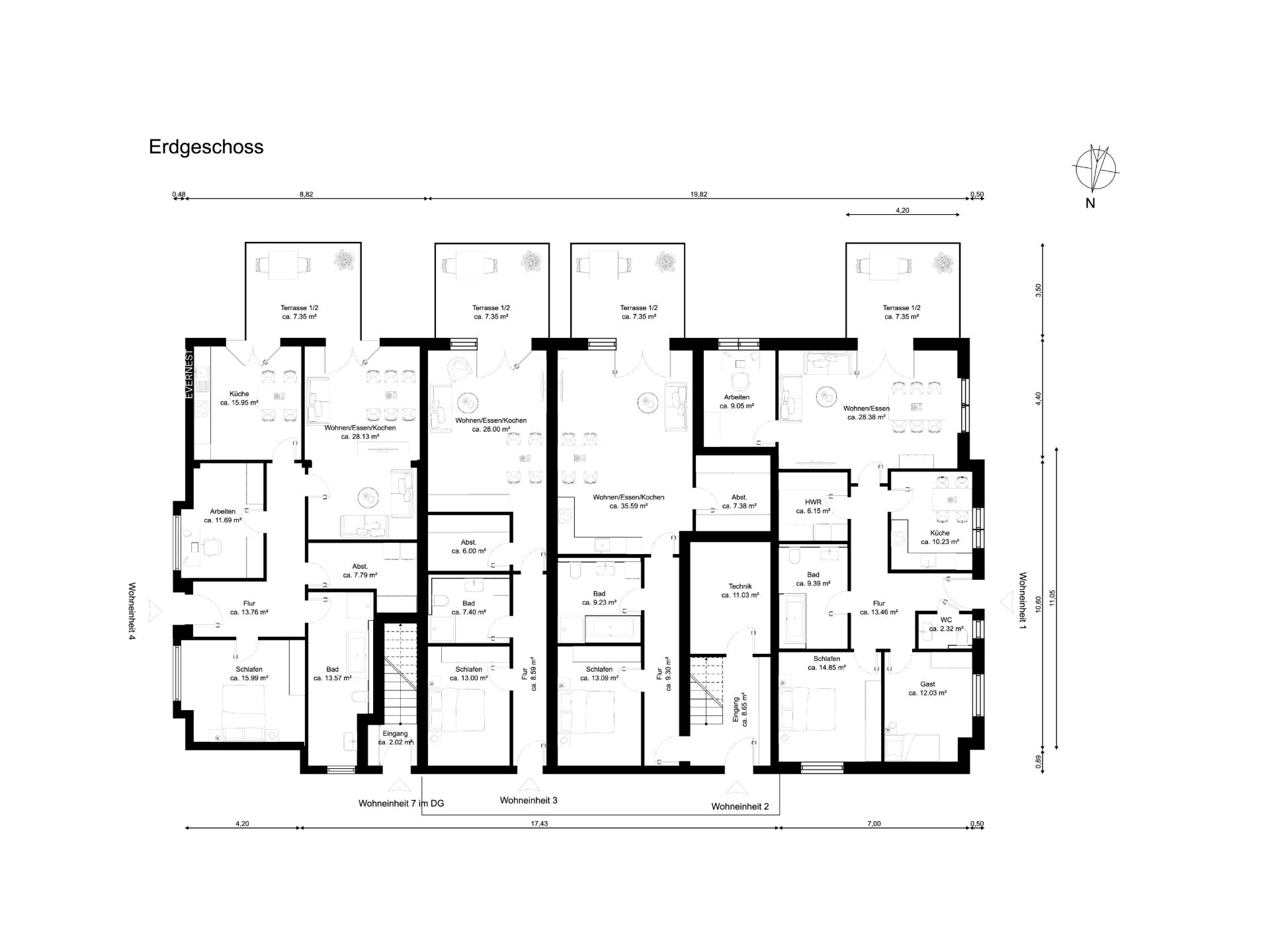 Grundriss des Erdgeschosses mit mehreren Wohnungen, Zimmern und Terrassen.
