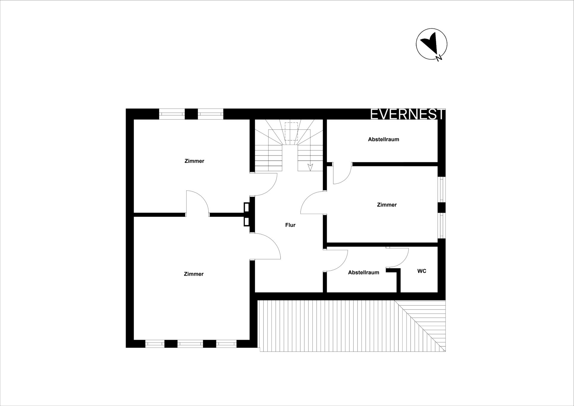 Grundriss mit drei Zimmern, zwei Abstellräumen, Flur und WC. Treppe in der Mitte.
