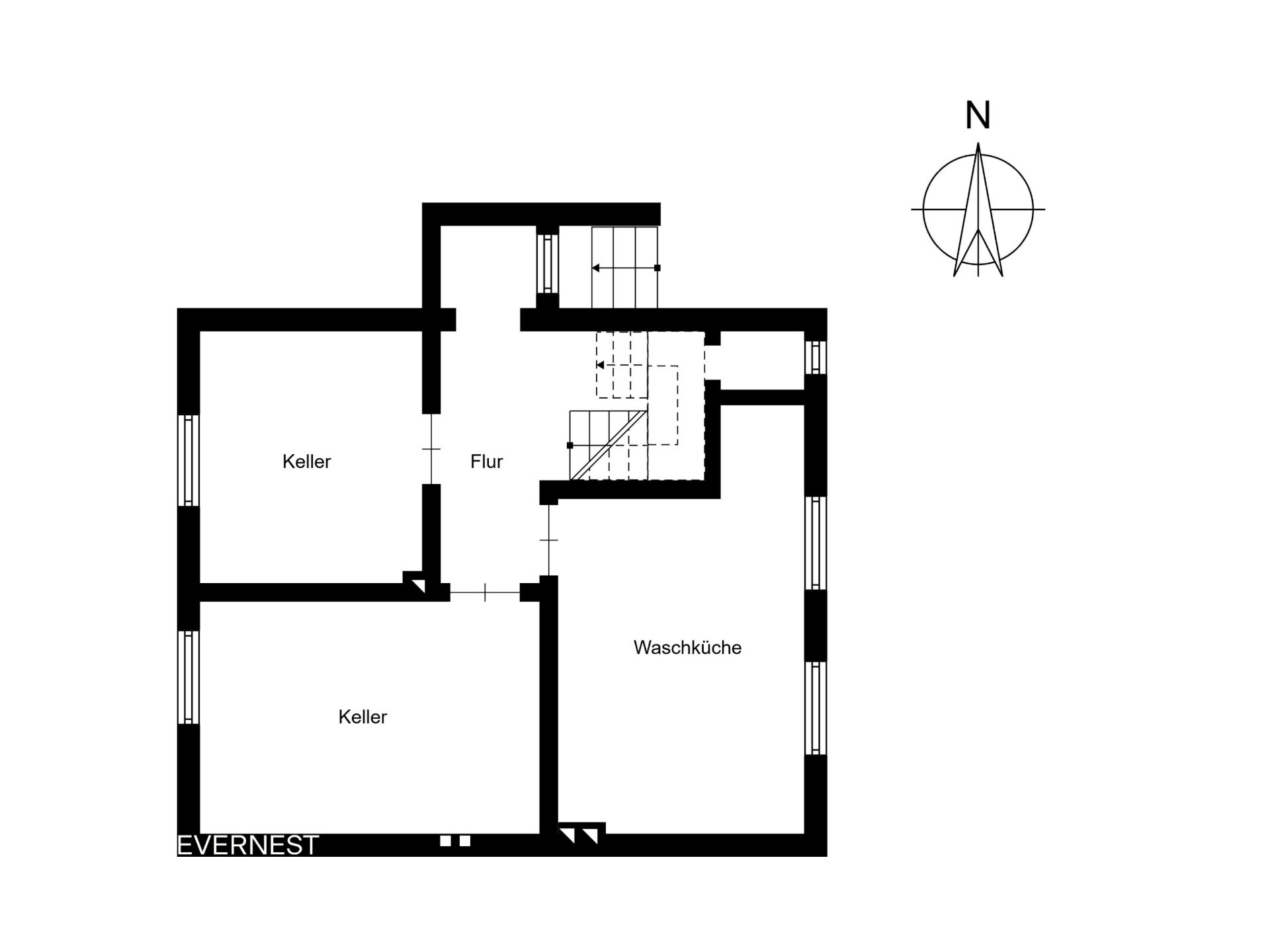 Grundriss mit zwei Kellerräumen, Flur und Waschküche, Treppe und Nordpfeil sind sichtbar.
