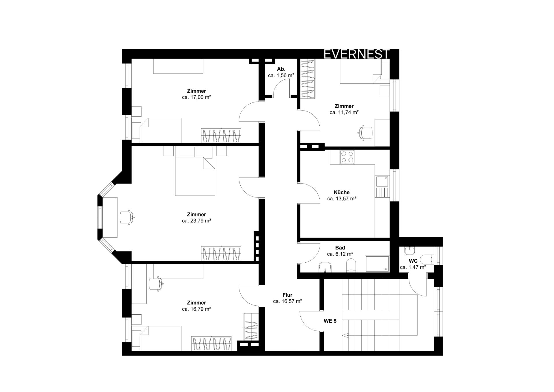 Grundriss einer Wohnung mit mehreren Zimmern, Küche, Bad, Flur und WC.