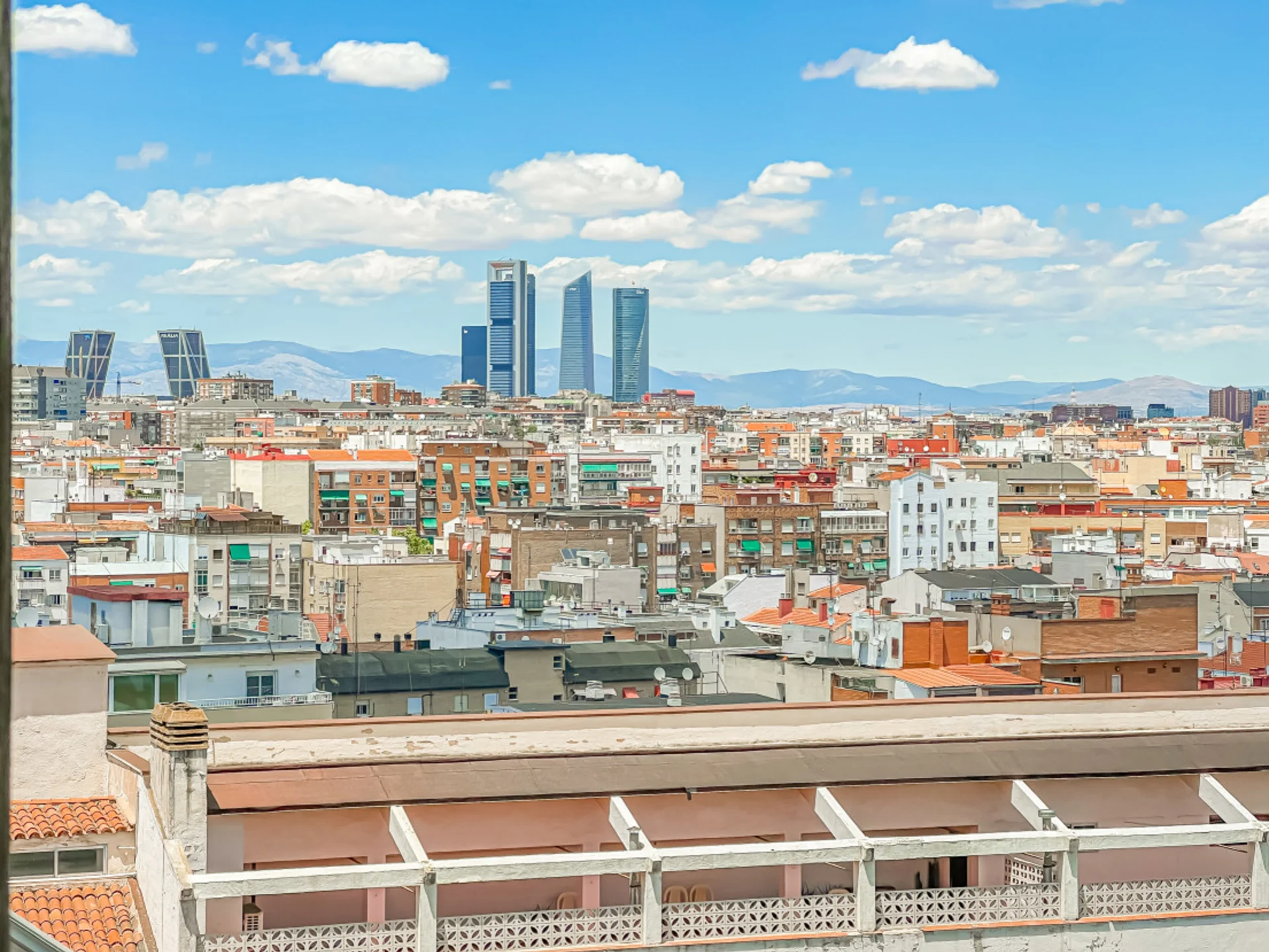 Vista a Chamartín desde el barrio de Prosperidad en Madrid