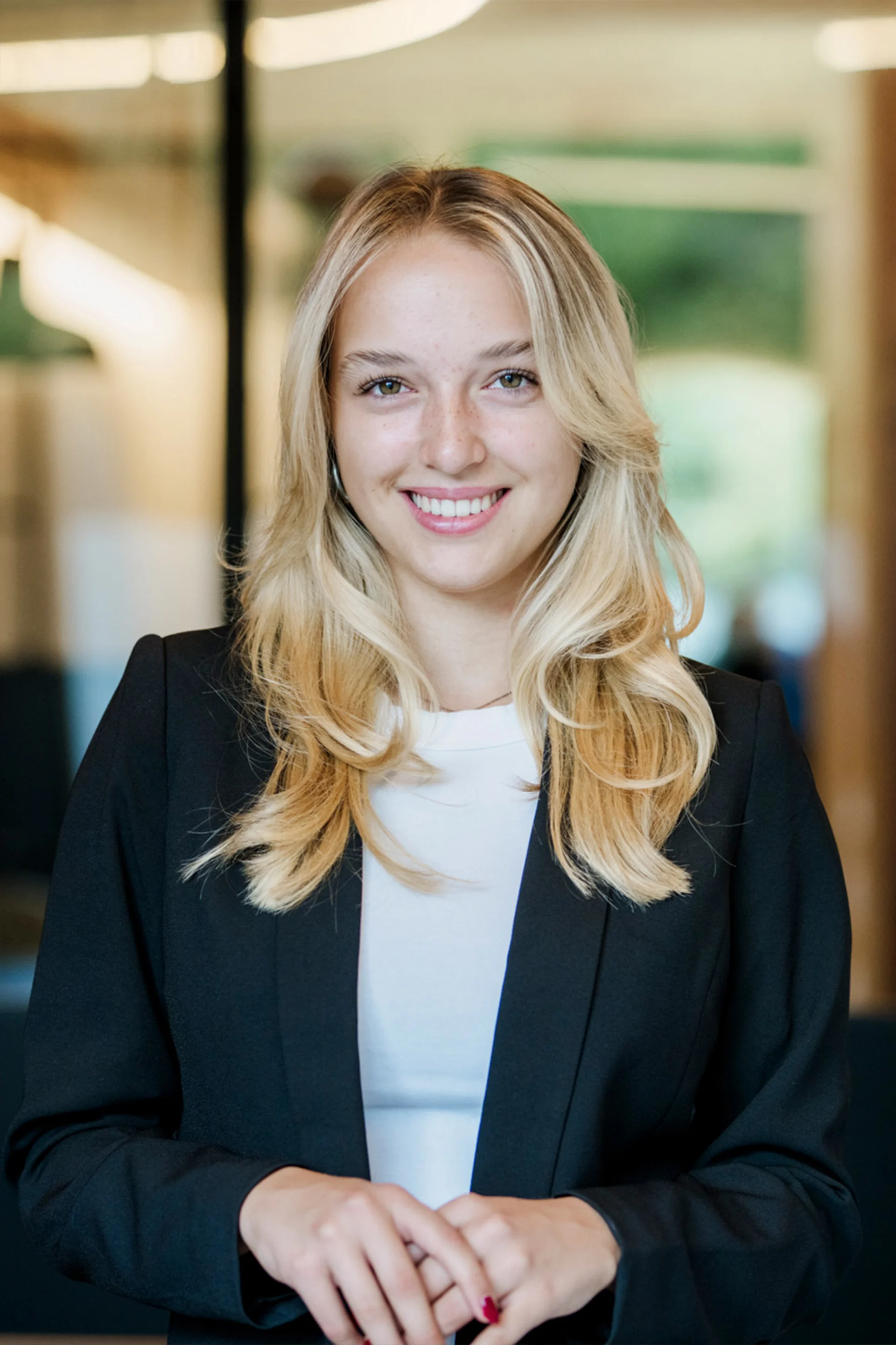 Leni Klapdor, Werkstudentin bei Evernest Essen
