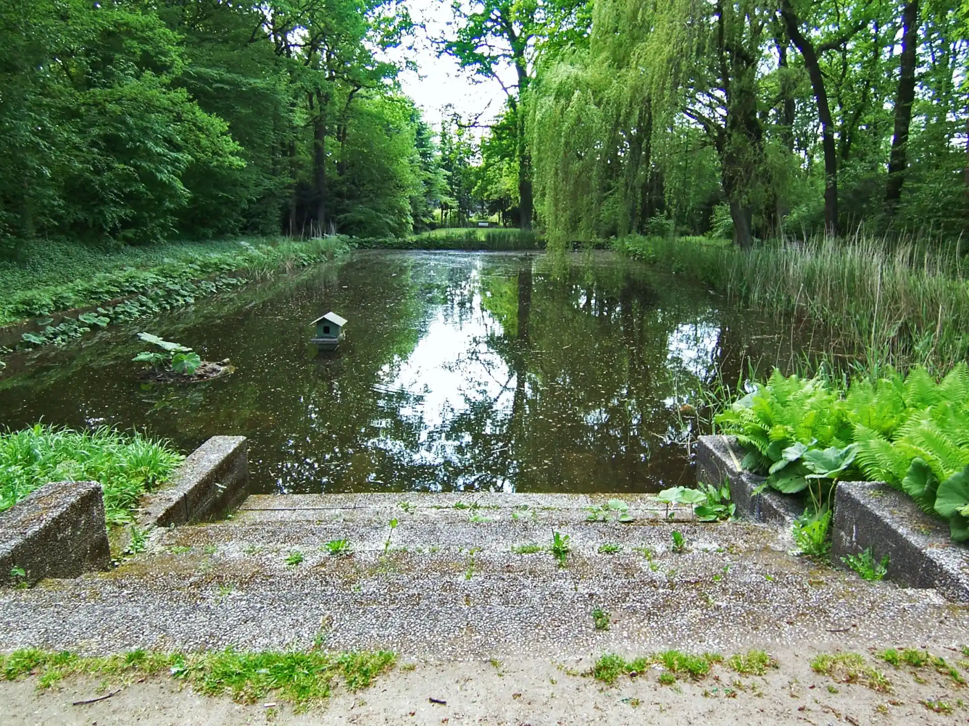 Hamburg Eidelstedt Park mit Teich, source: flickr