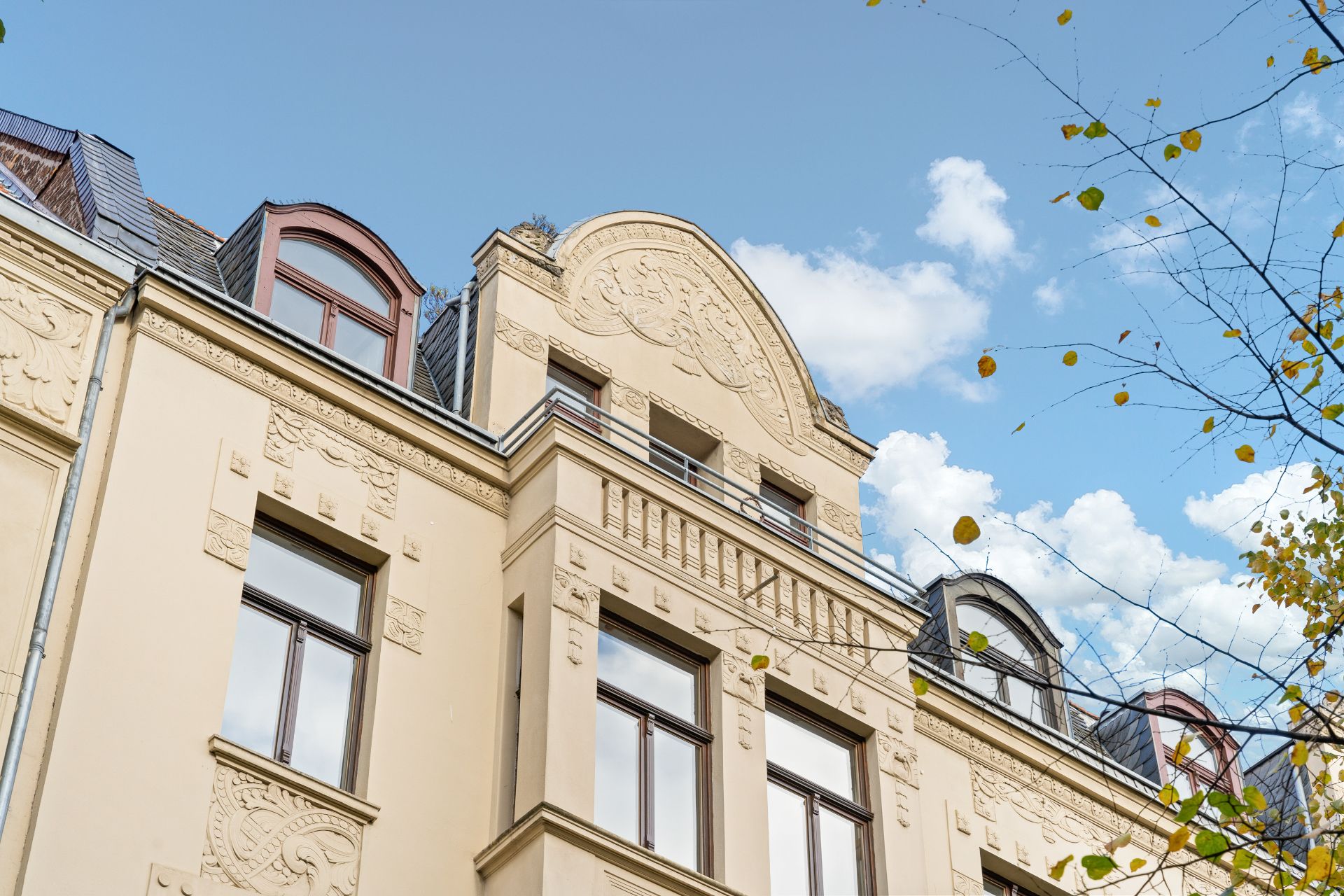 Altbaucharme mit Blick über die Südstadt