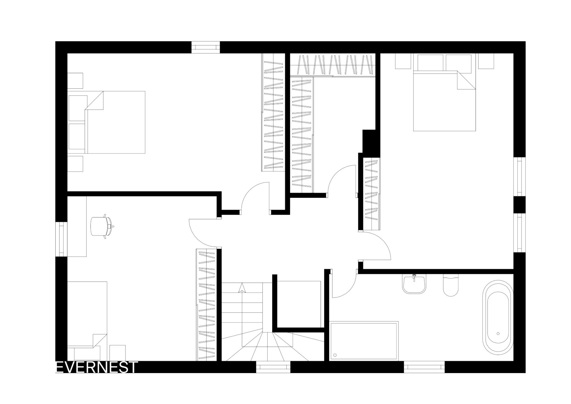 Schwarz-weißer Grundriss mit mehreren Zimmern, Flur, Treppe, Bad und Möbeln.