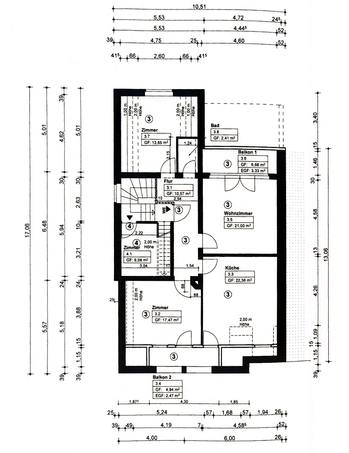 Grundriss einer Wohnung mit drei Zimmern, Küche, Bad, Flur und zwei Balkonen.