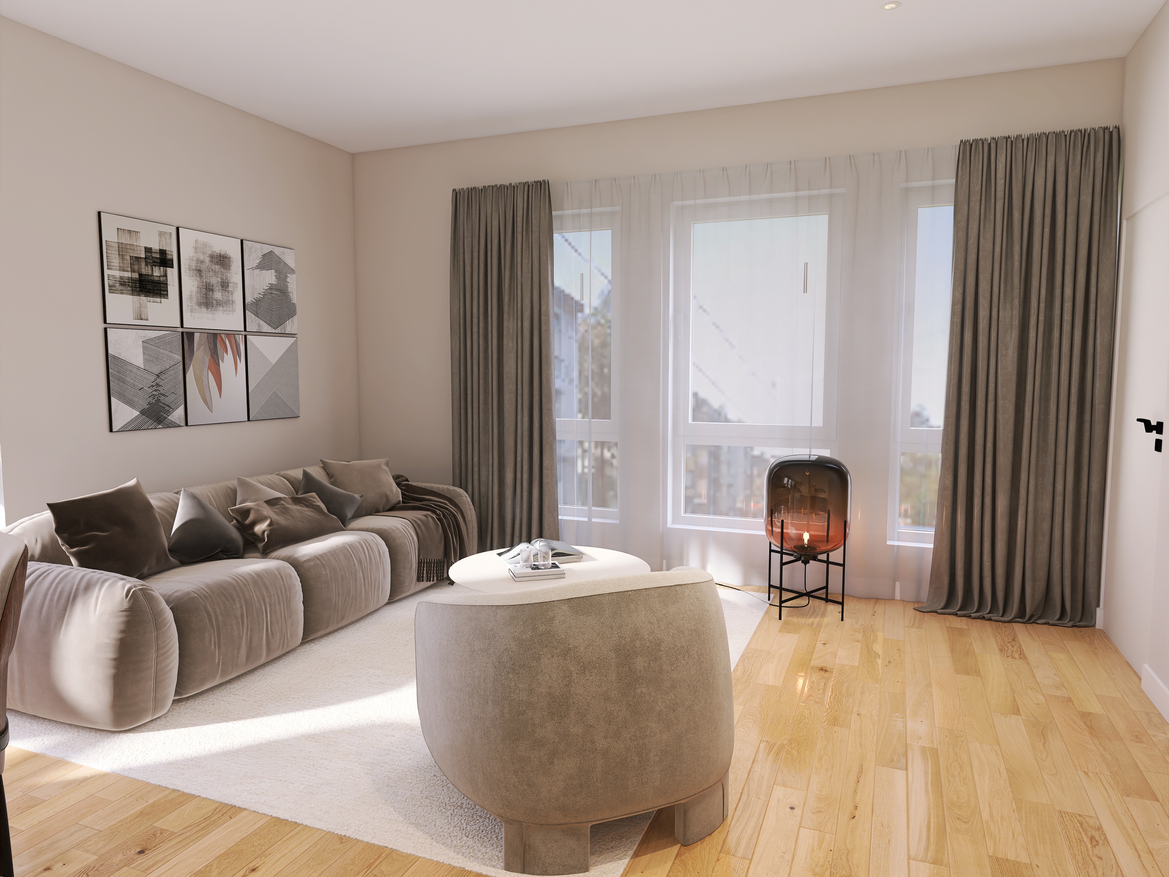 Helles Wohnzimmer mit grauem Sofa, rundem Tisch, großen Fenstern und Vorhängen.