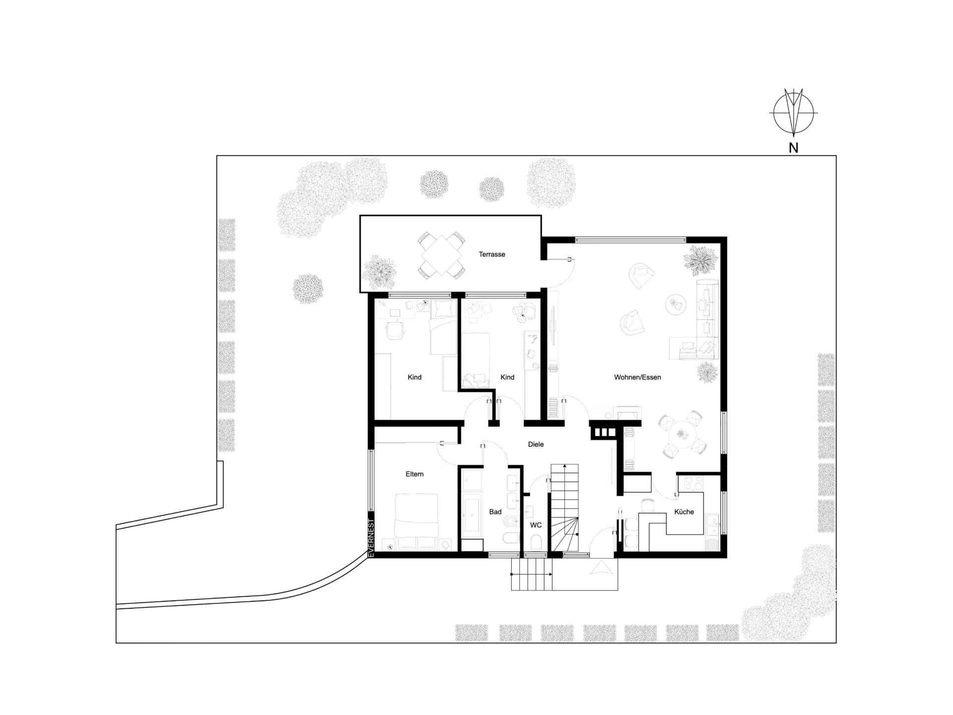 Grundriss eines Hauses mit Terrasse, Wohn- und Esszimmer, Küche, Bad und mehreren Zimmern.