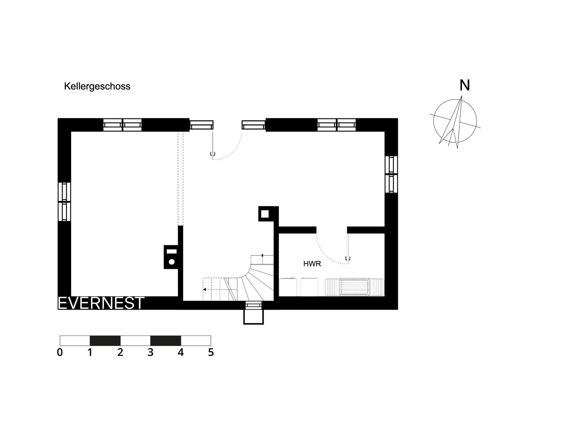Grundriss des Kellergeschosses mit zwei Räumen und Treppe.