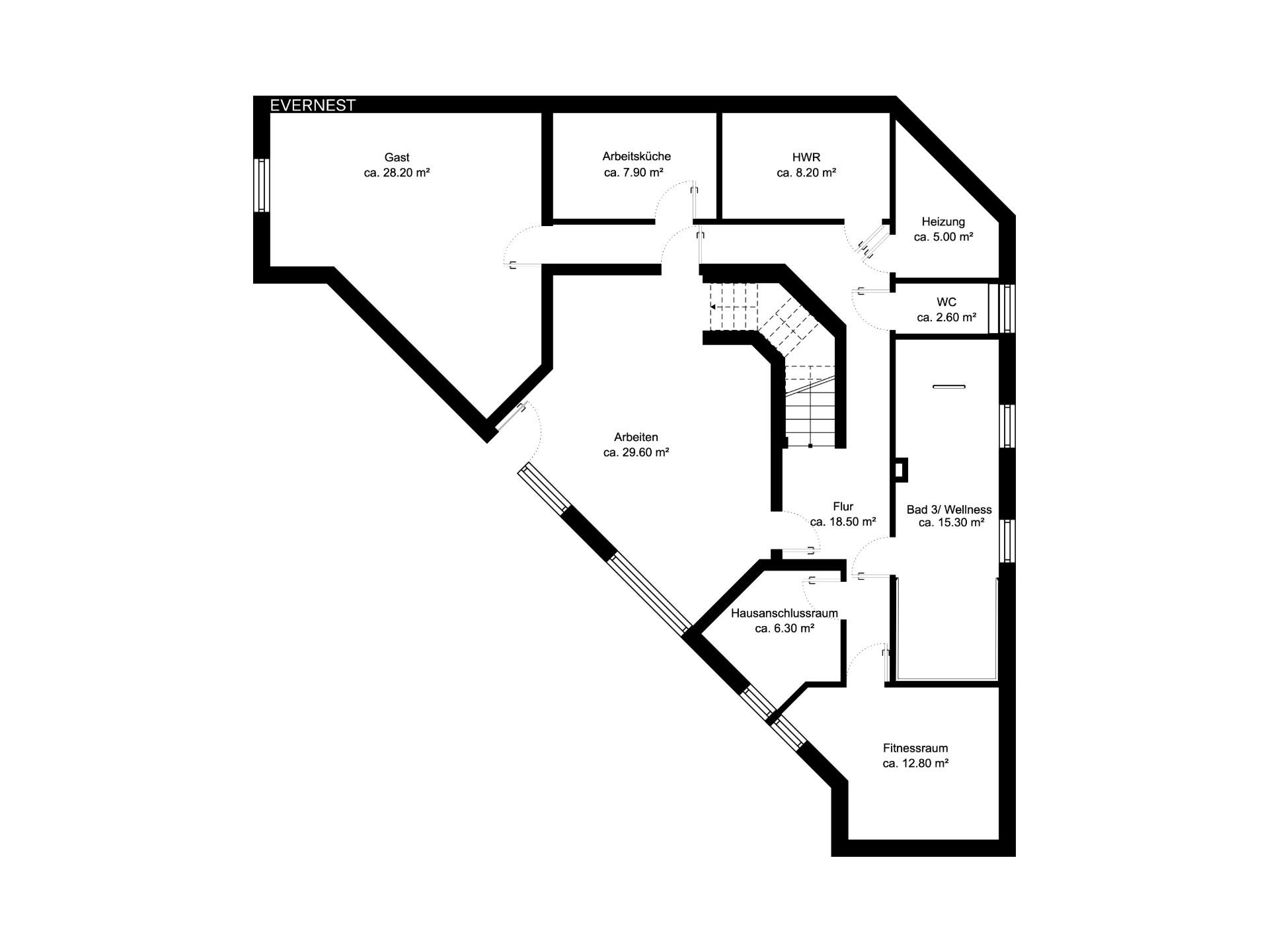 Grundriss mit mehreren beschrifteten Räumen wie Gästezimmer, Arbeitsraum, Bad und Fitnessraum.