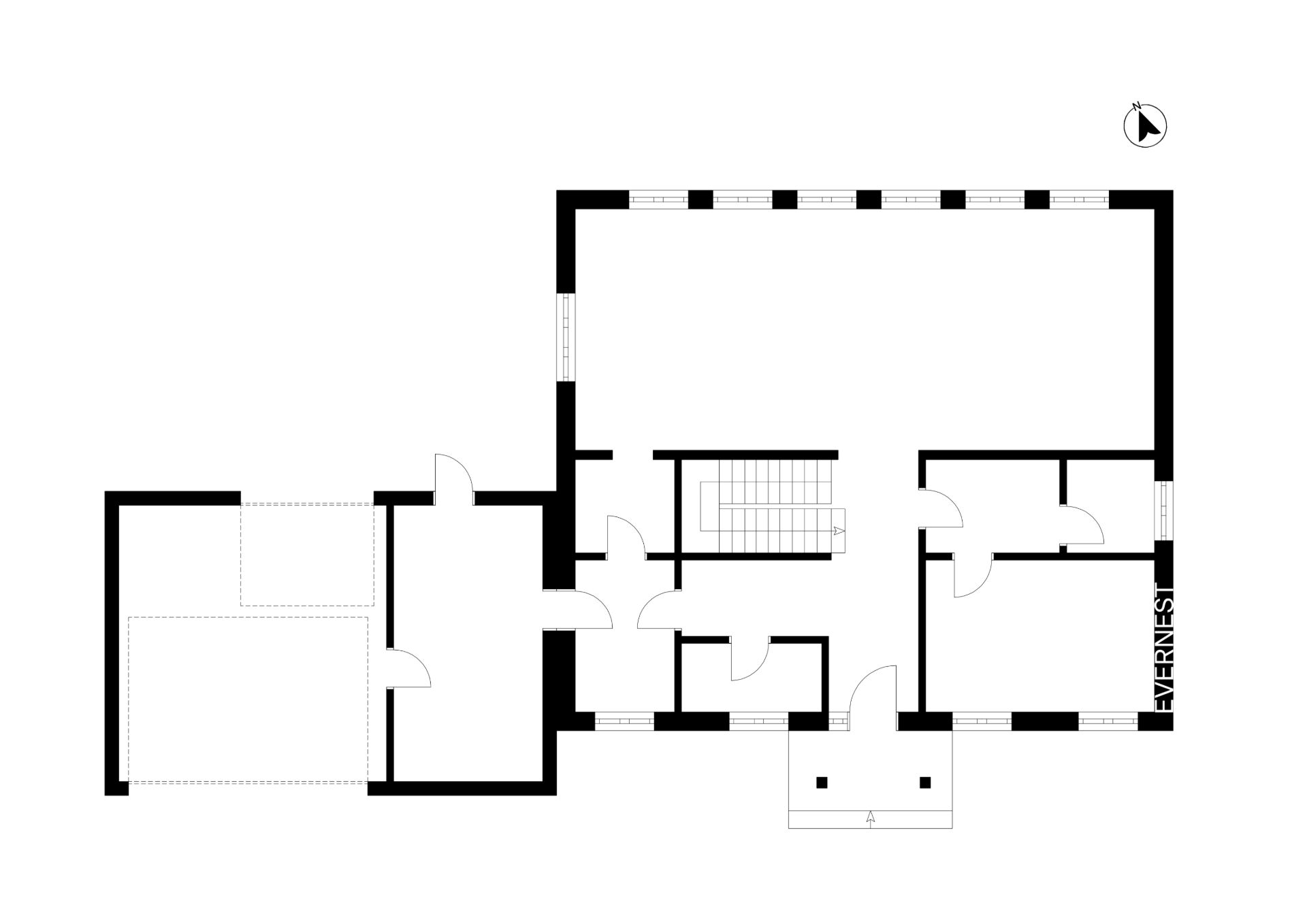 Grundriss eines Wohnhauses mit mehreren Räumen und Türen.