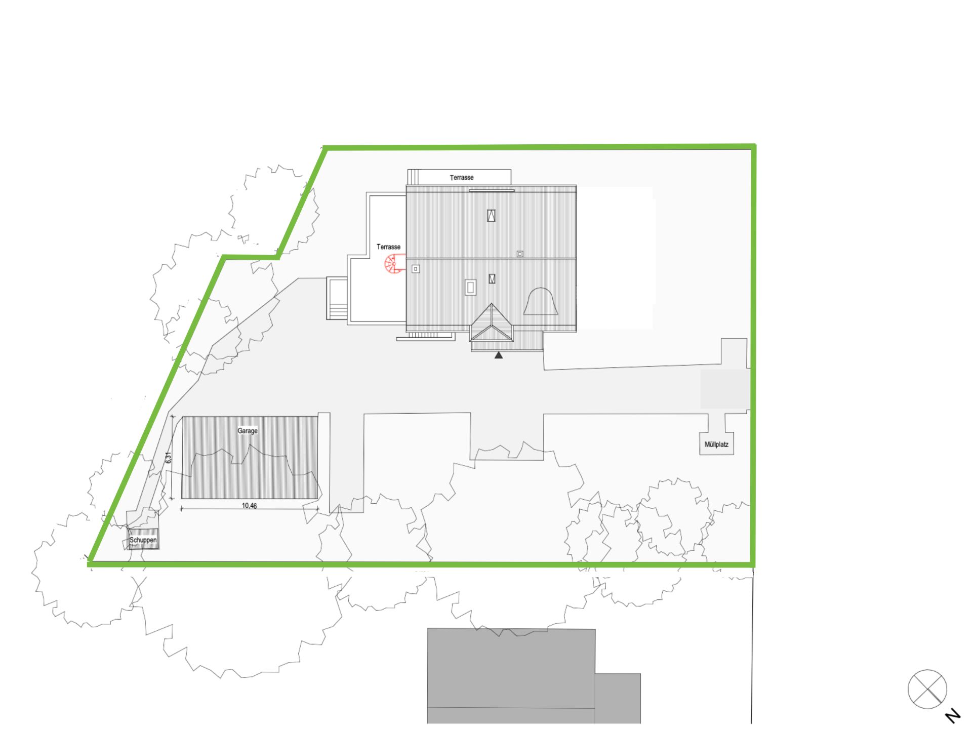 Grundriss eines Wohnhauses mit Garage, Terrasse und Umgrenzung im Garten.