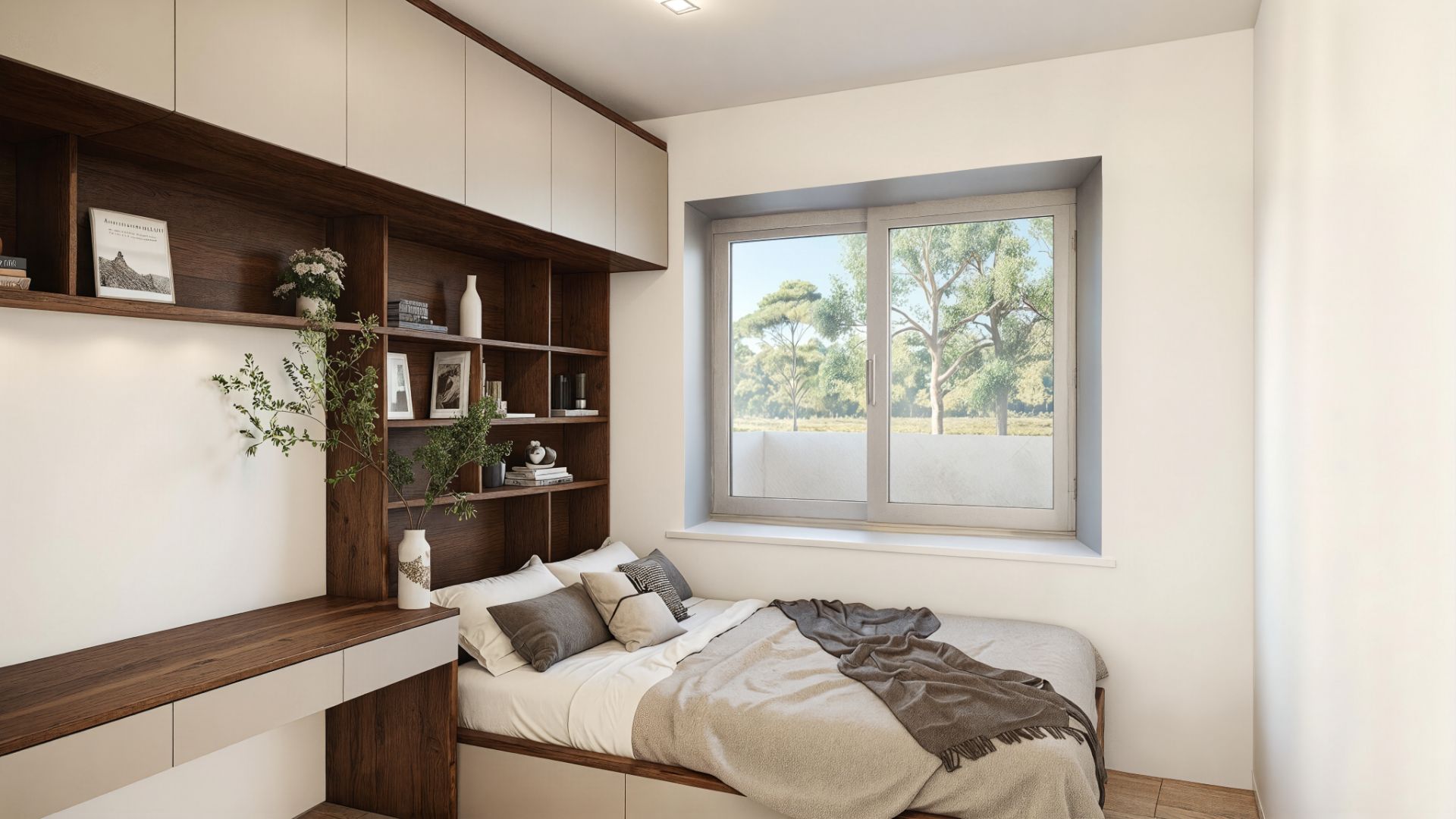 Kleines Schlafzimmer mit Bett, Regalen, Schränken und großem Fenster mit Blick ins Grüne.