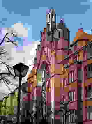 Berlin Wilmersdorf Katholische Heilig-Kreuz Kirche Copyright: pixelio/Rolf Handke