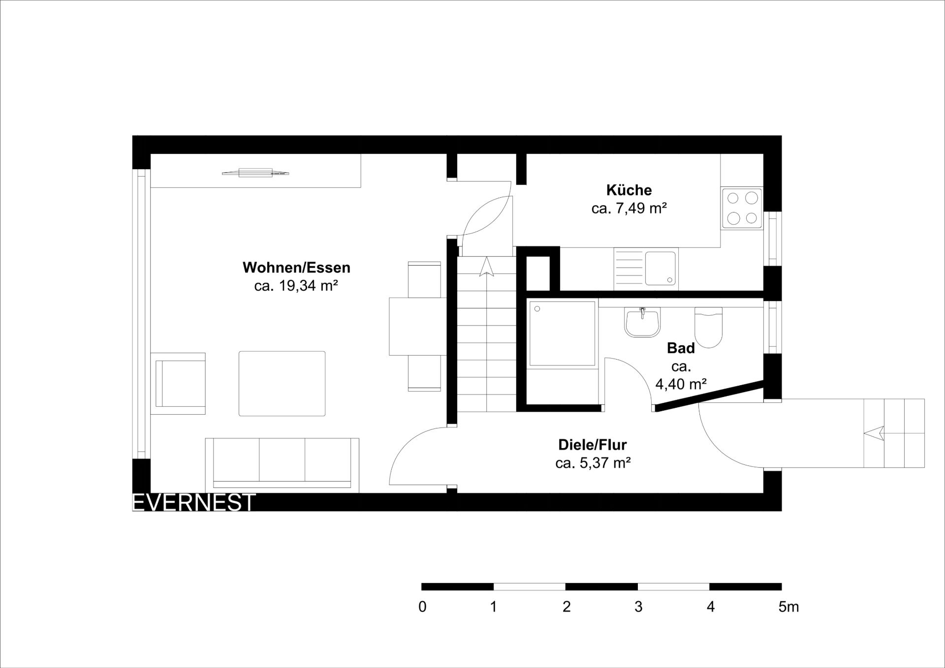 Grundriss einer Wohnung mit Wohnzimmer, Küche, Bad und Flur, samt Möblierung und Maßangaben.