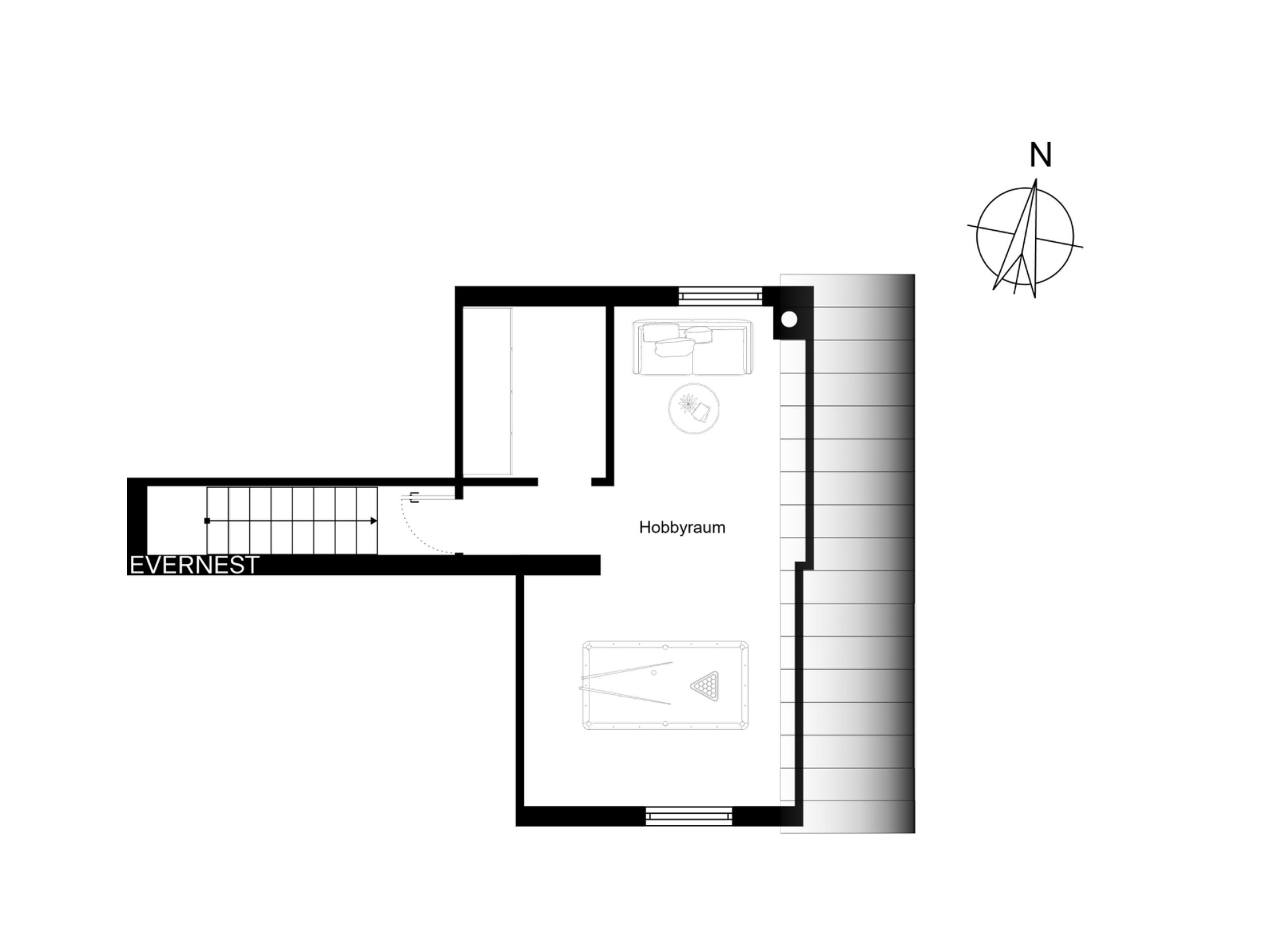 Grundriss mit Treppe und Hobbyraum, ausgestattet mit Sofa und Billardtisch.