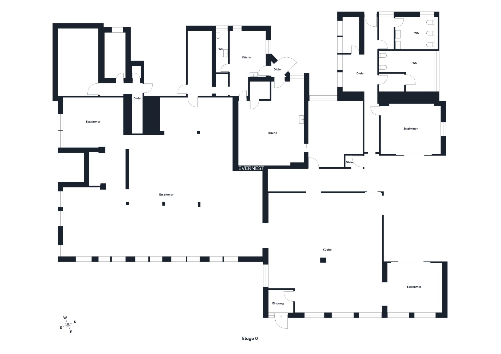 Grundriss einer Wohnung mit mehreren Zimmern, Küchen und Bädern.
