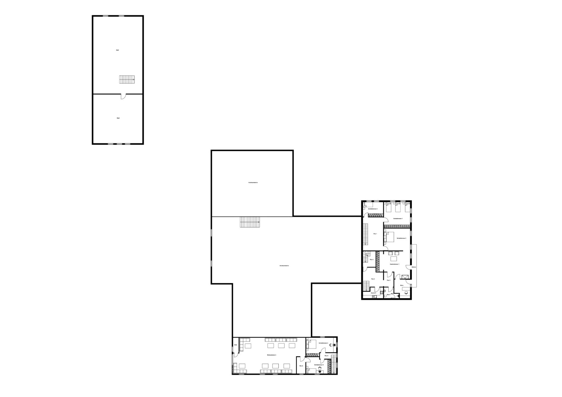 Grundriss eines Wohnhauses mit mehreren Räumen und einem separaten Nebengebäude oben links.