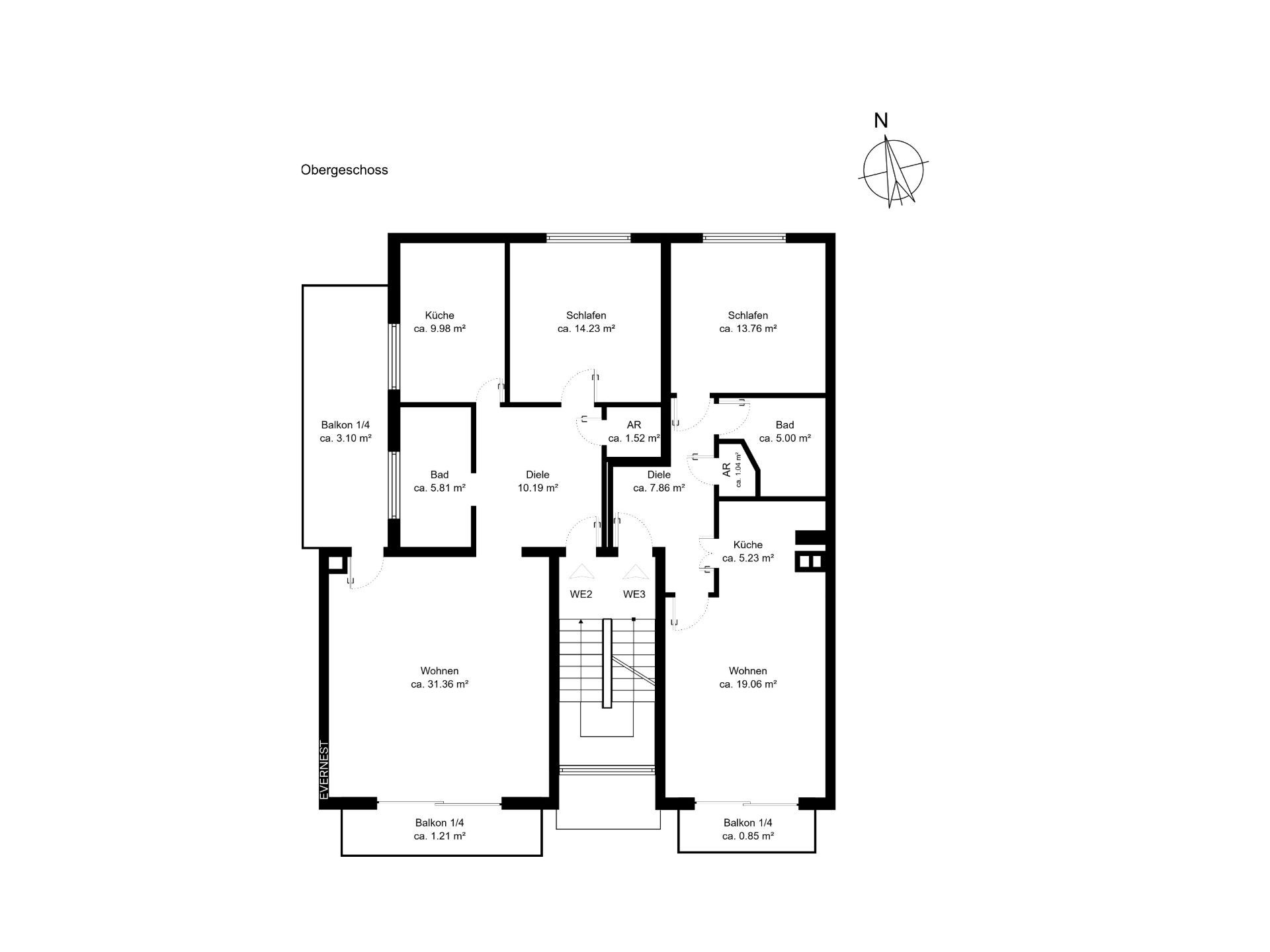 Grundriss einer Wohnung mit Zimmern, Bädern, Küchen, Balkonen und Treppenhaus.