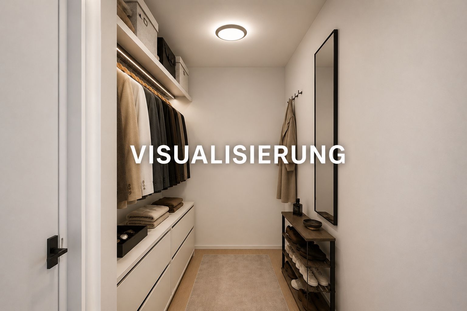 Heller Ankleideraum mit Kleiderstange, Schubladen, Spiegel und Regalen.