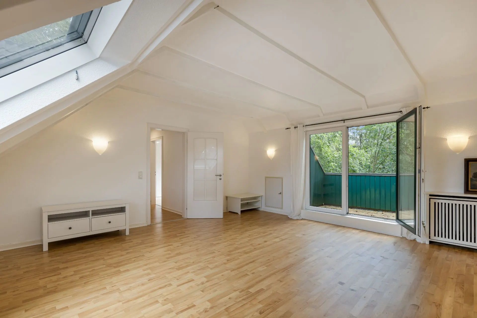 Schlafzimmer mit Balkon