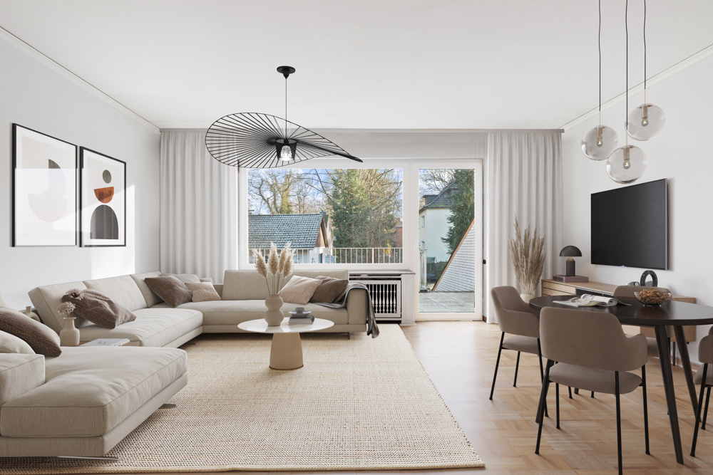 Modernes Wohnzimmer mit großer Eckcouch, Esstisch, Fernseher und Balkonfenster.