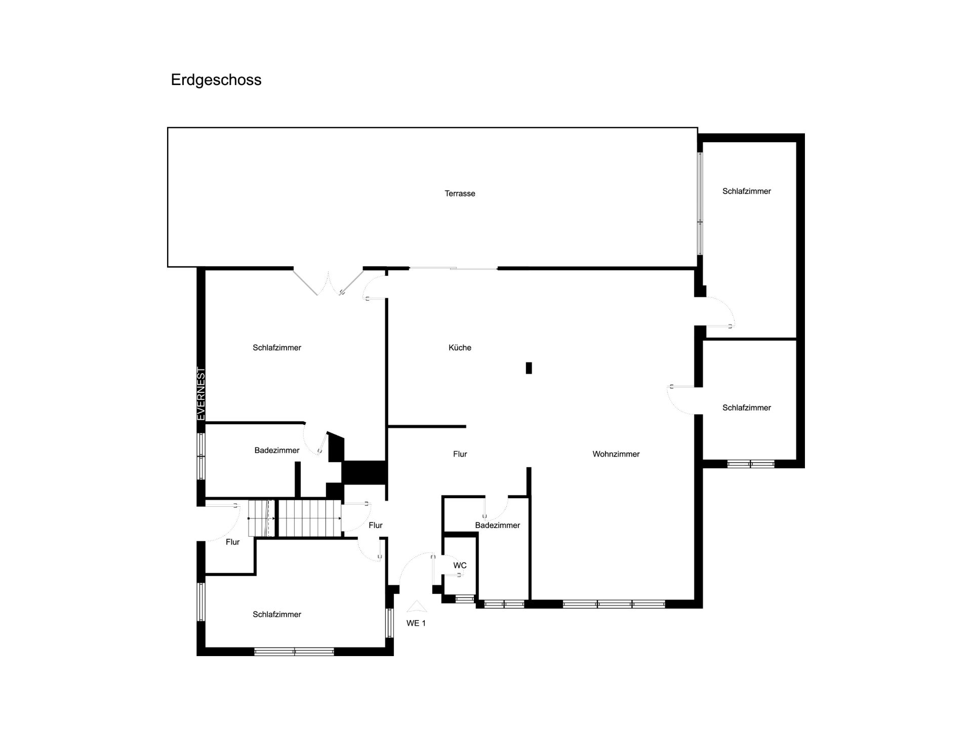 Grundriss des Erdgeschosses mit Schlafzimmern, Wohnzimmer, Küche, Bädern und Terrasse.