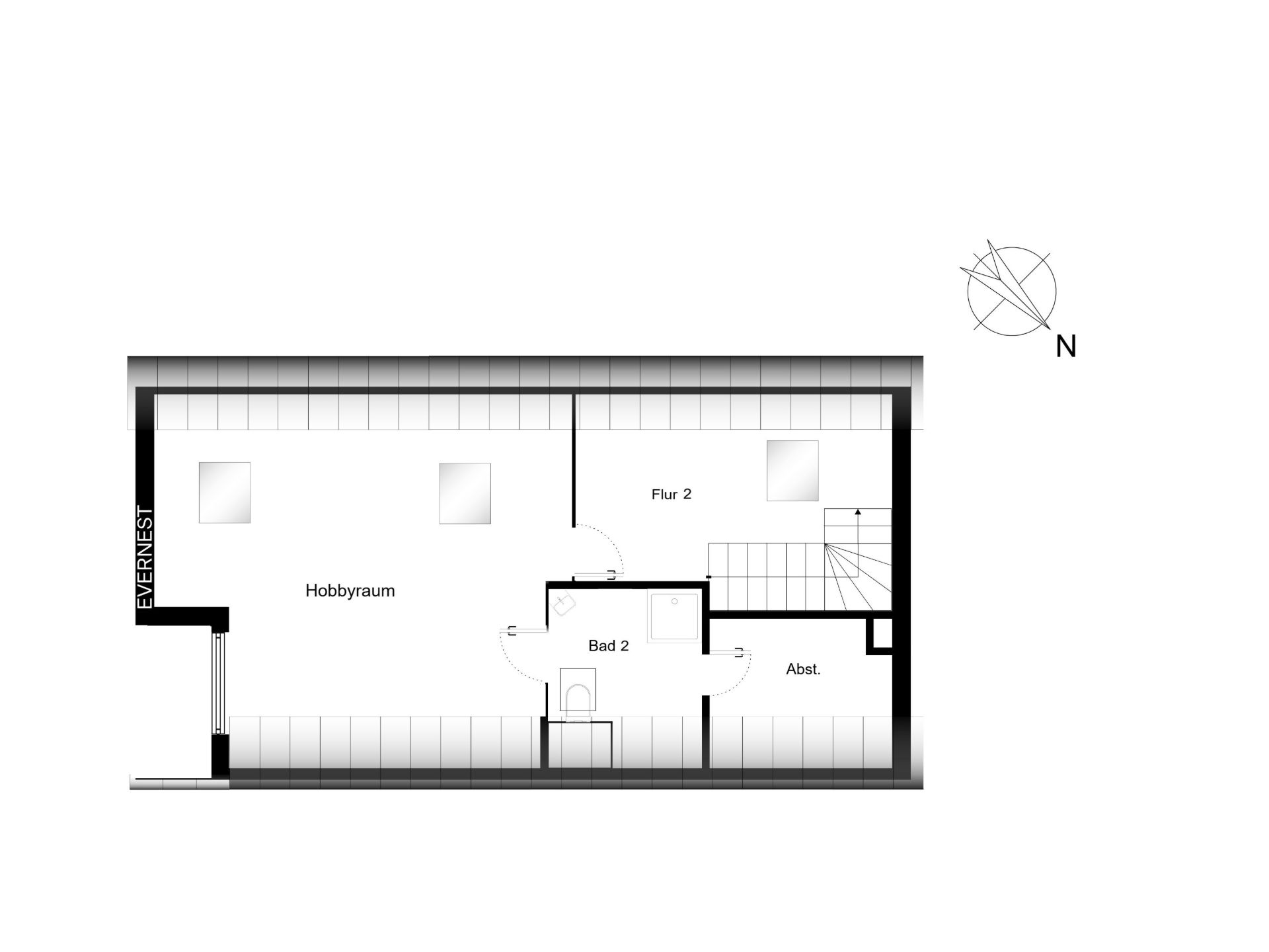 Grundriss mit Hobbyraum, Bad, Flur, Abstellraum und Treppe.