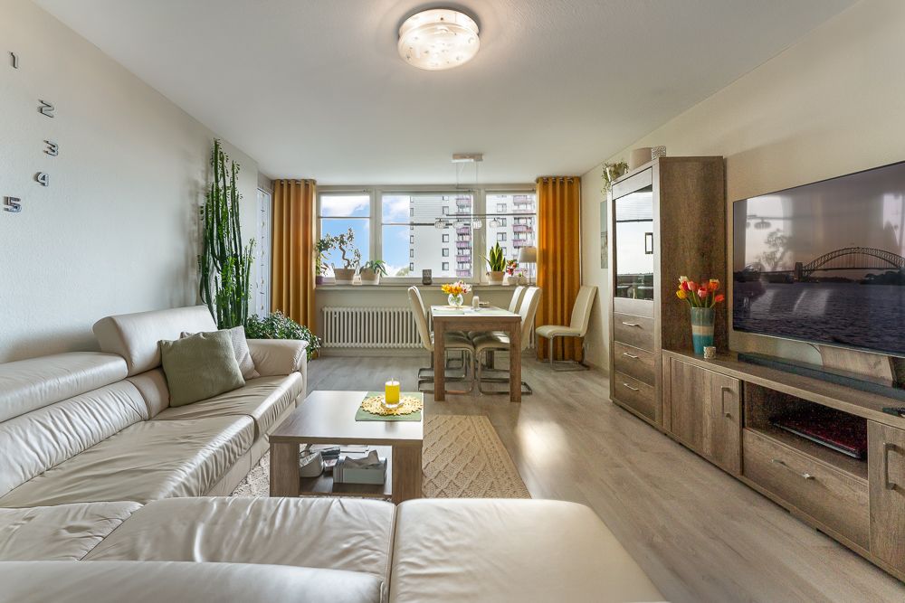 Barrierearme 3-Zimmer-Wohnung mit Garagen Stellplatz, Refrath-Zentrum