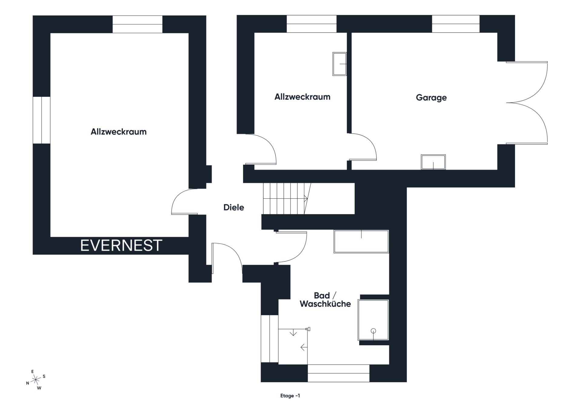 Grundriss mit zwei Allzweckräumen, Garage, Flur und Bad/Wäschküche.