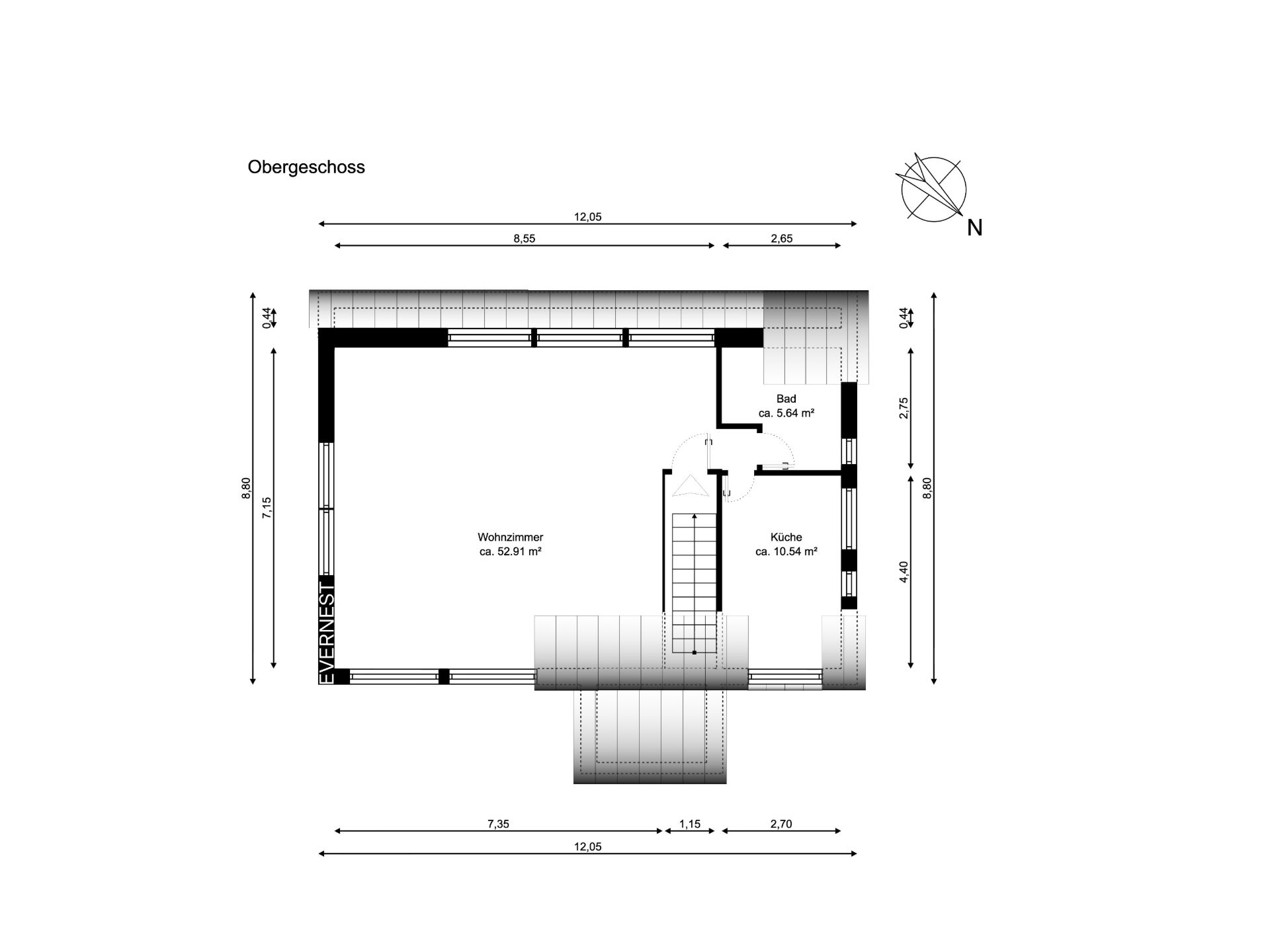 Grundriss des Obergeschosses mit Wohnzimmer, Küche, Bad und Treppe.
