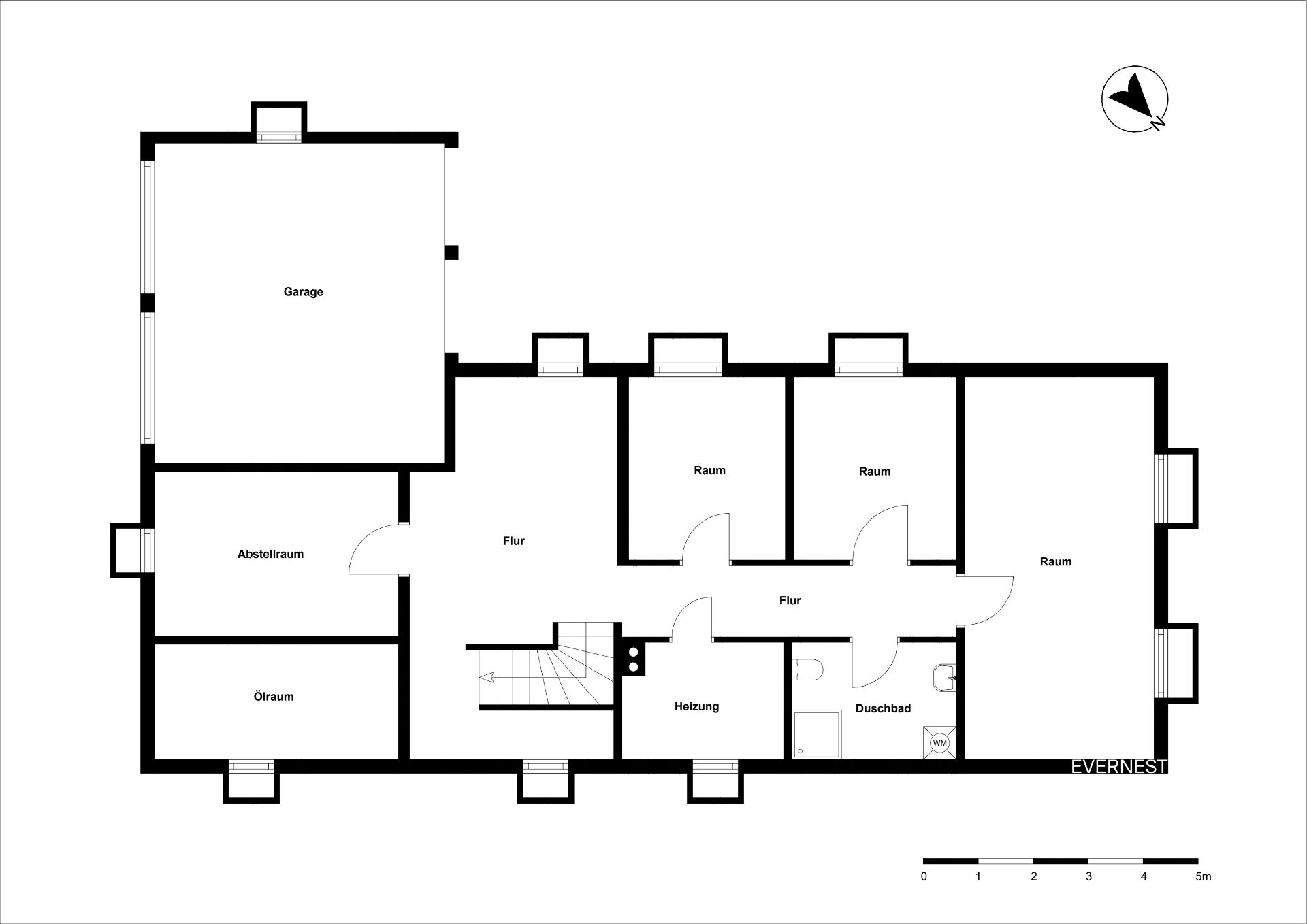 Grundriss eines Wohnhauses mit Garage, mehreren Räumen, Fluren, Heizungsraum und Duschbad.