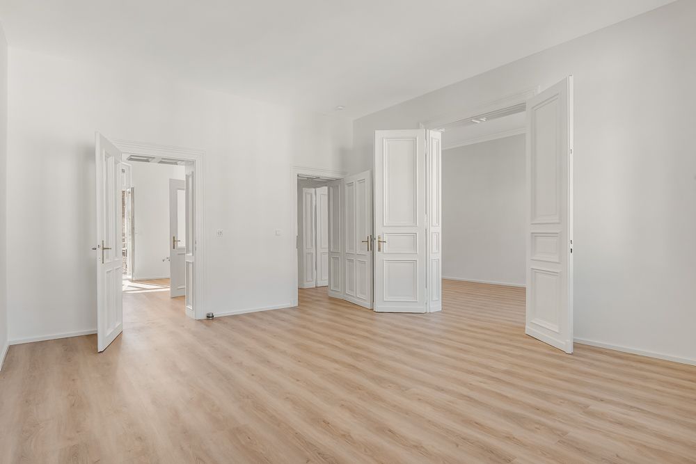 Sanierte 5-Zimmer-Altbauwohnung perfekt für Kapitalanleger oder Selbstnutzer