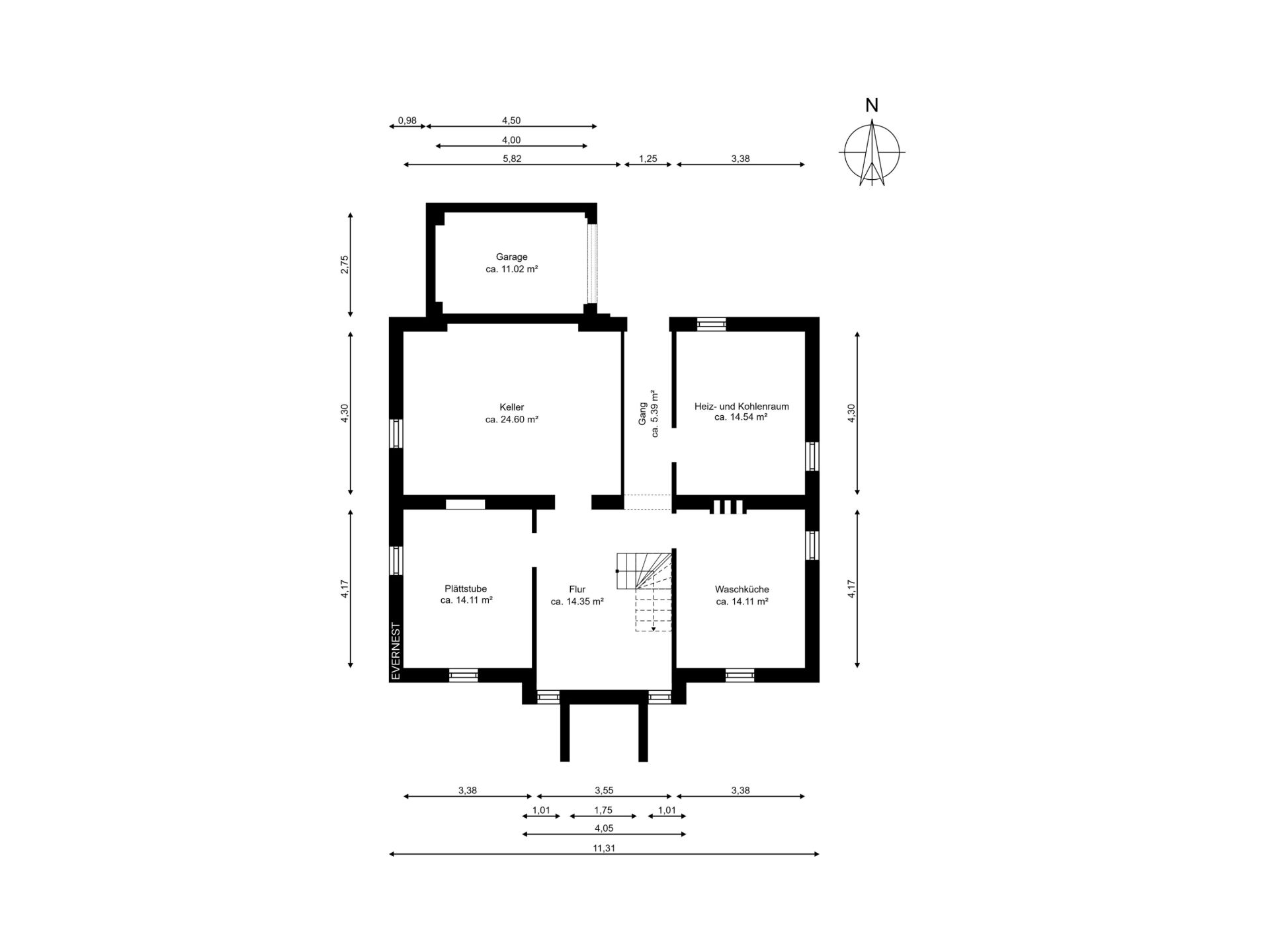 Grundriss mit Garage, Keller, Flur, Waschküche, Hobbyraum und Heizraum, Maße sind eingezeichnet.
