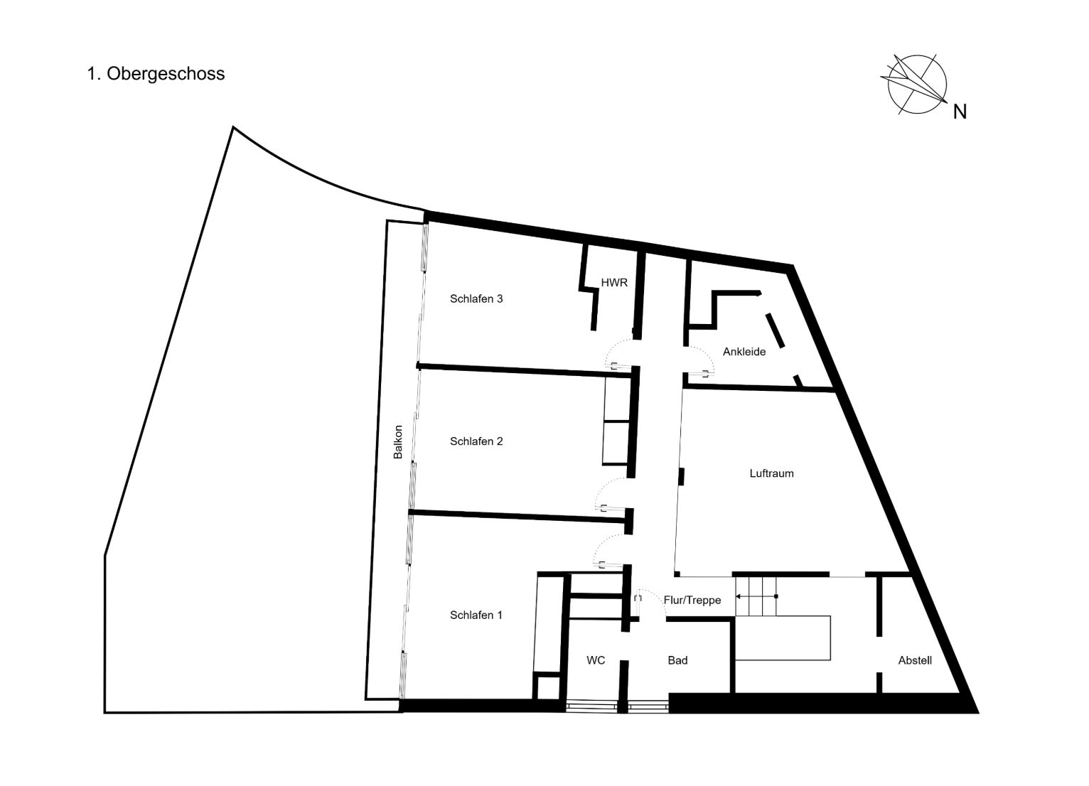 Grundriss des ersten Obergeschosses mit drei Schlafzimmern, Bad, WC, Ankleide, Abstellraum und Balkon.