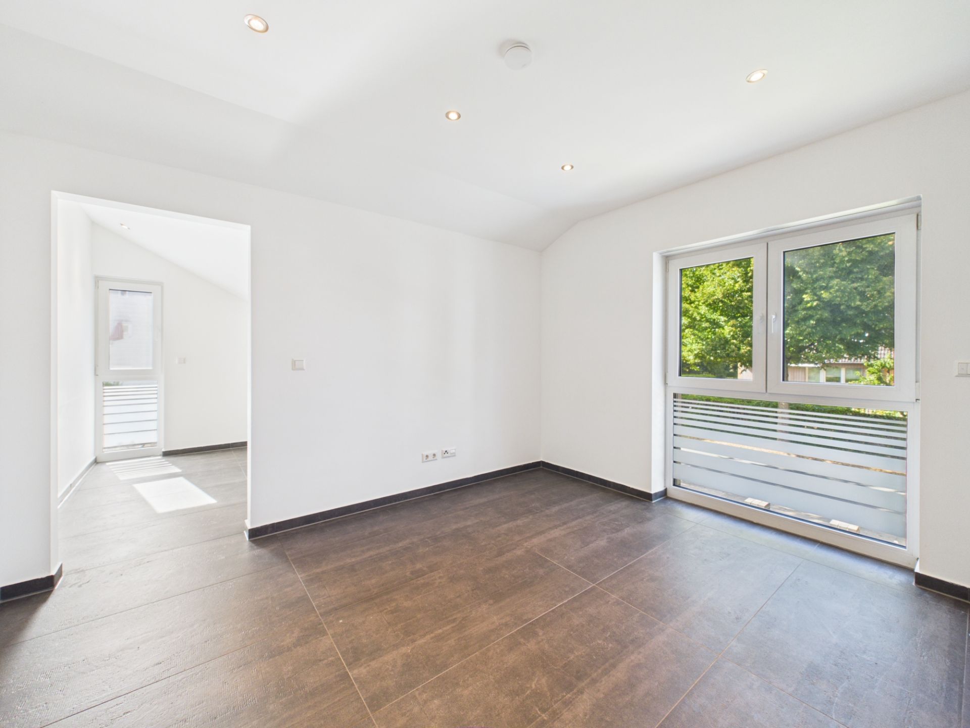 Schlafzimmer mit Ankl.Zimmer