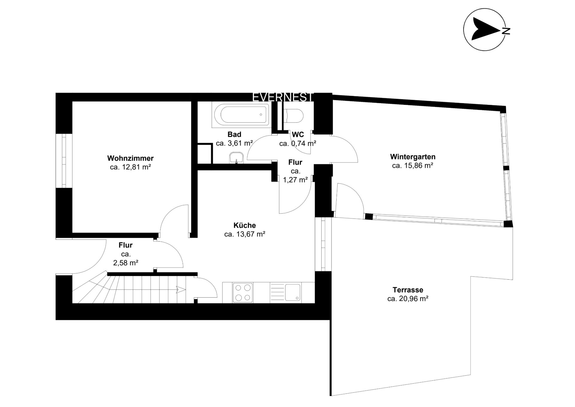 Grundriss mit Wohnzimmer, Küche, Bad, WC, Wintergarten, Fluren und Terrasse.