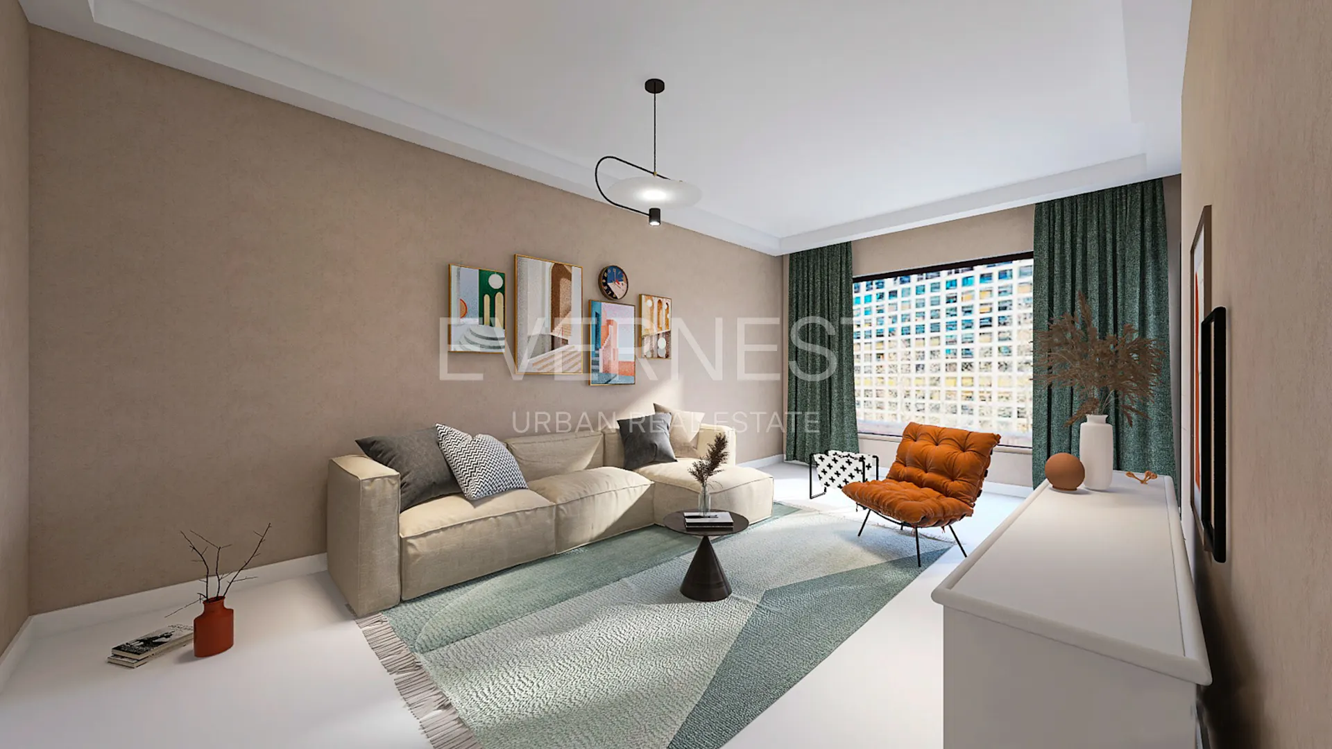 Modernes Wohnzimmer mit Sofa, orangem Sessel, Teppich und großem Fenster mit Vorhängen.