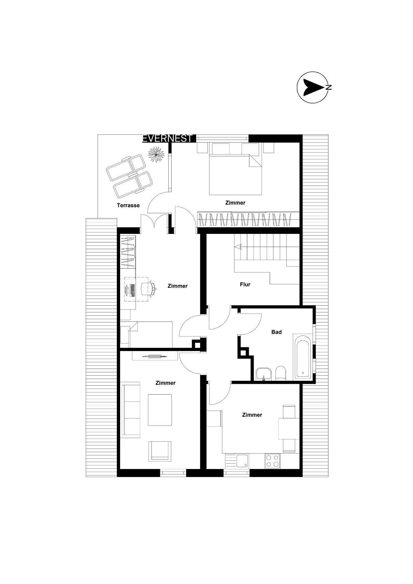 Grundriss mit fünf Zimmern, Bad, Flur und Terrasse, Möblierung eingezeichnet.