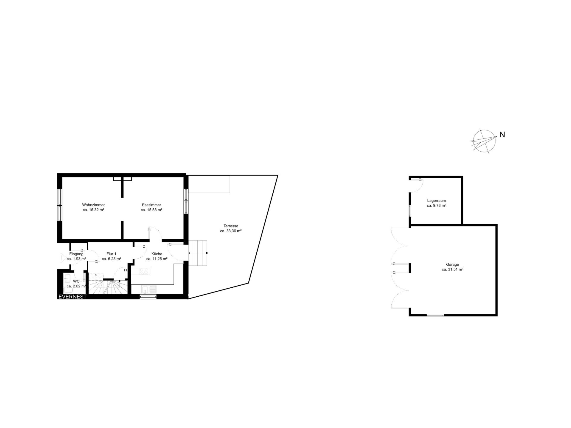 Grundriss mit Wohn- und Esszimmer, Küche, Terrasse, Garage und Lagerraum.