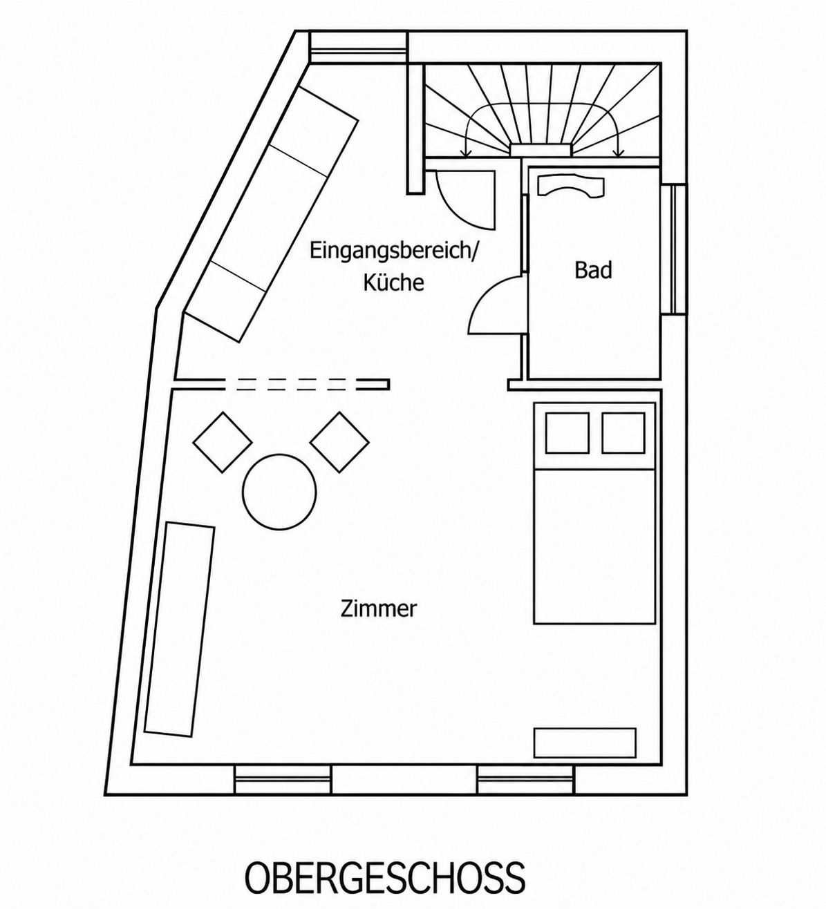 Grundriss eines Obergeschosses mit Eingang, Küche, Bad, Zimmer, Bett und Sitzbereich.